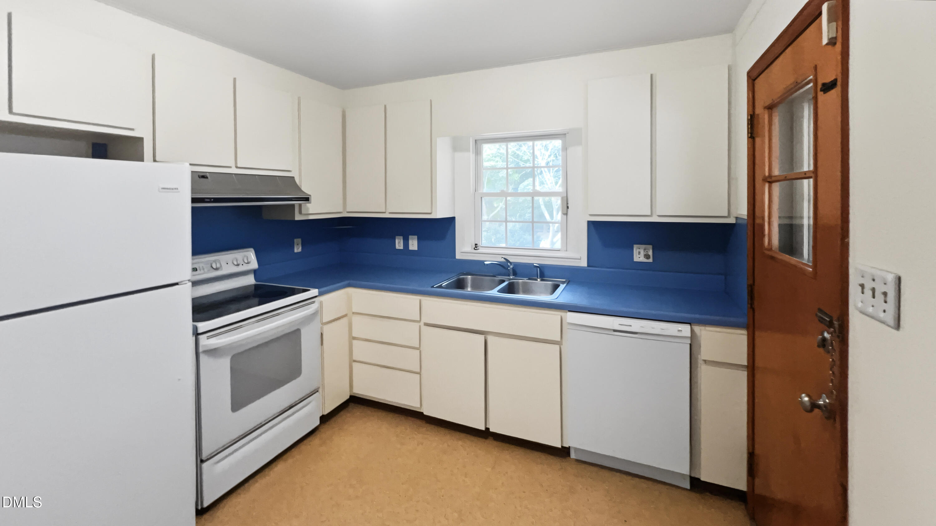 6909 Justice Drive Property Photo 3