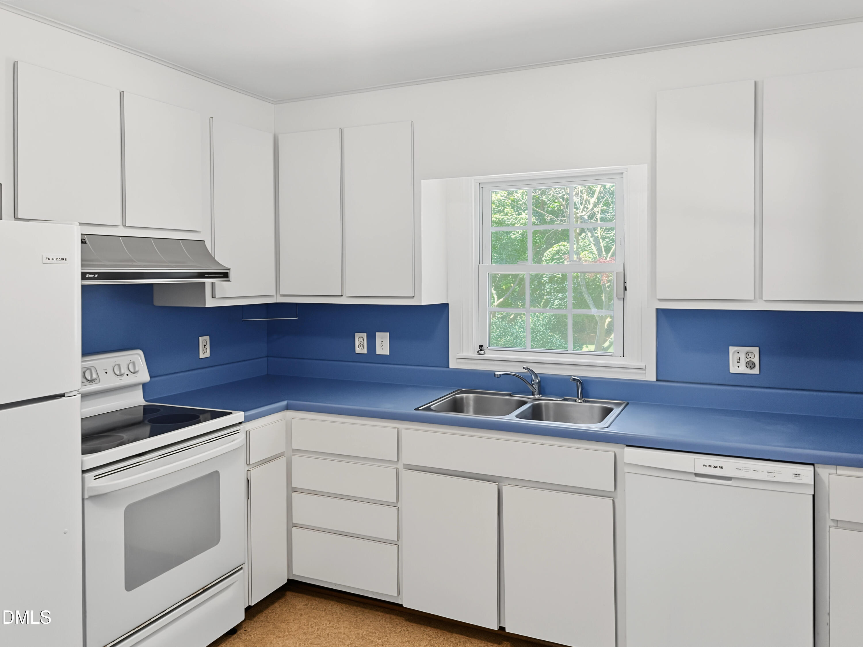 6909 Justice Drive Property Photo 4