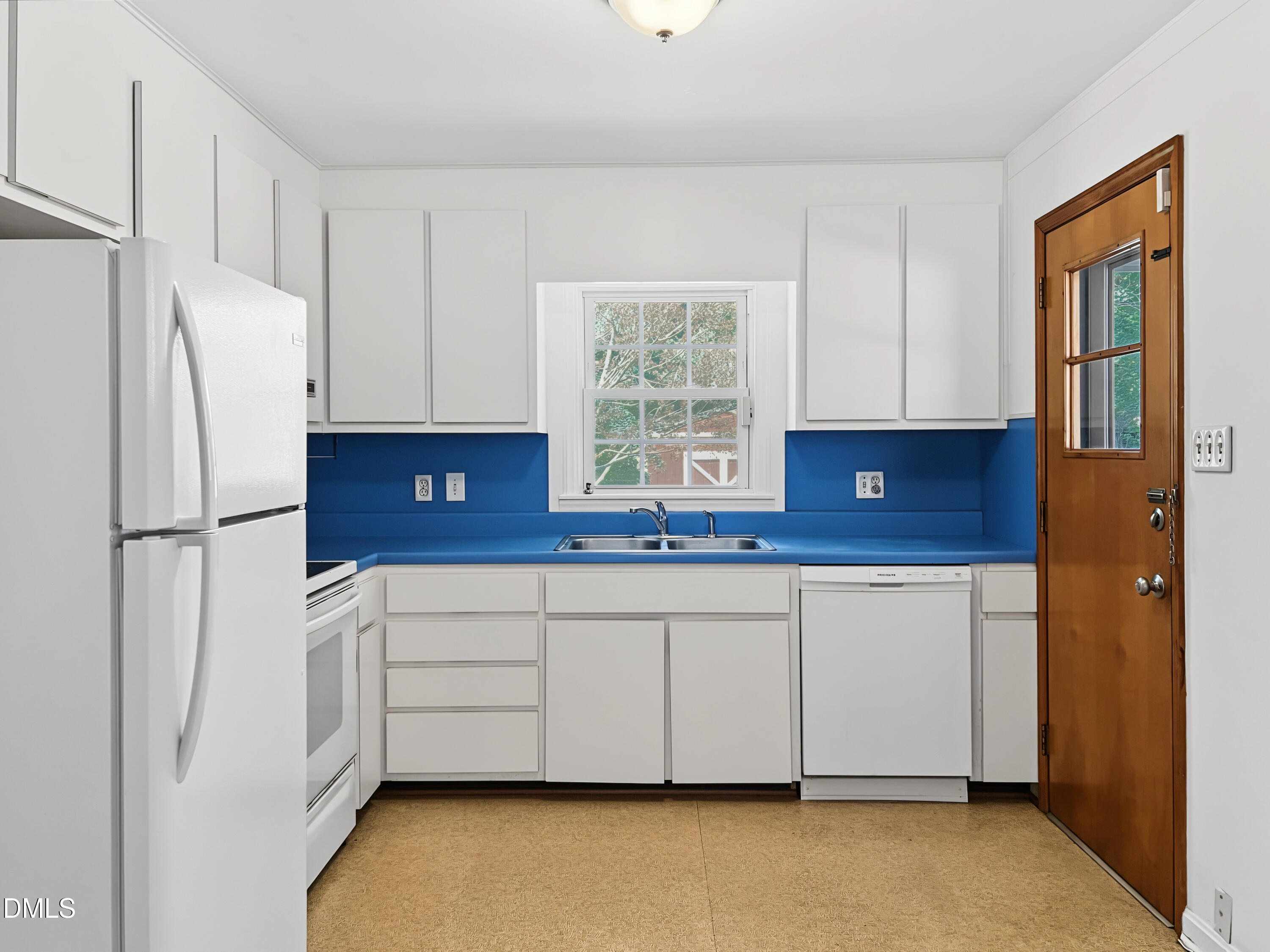 6909 Justice Drive Property Photo 5