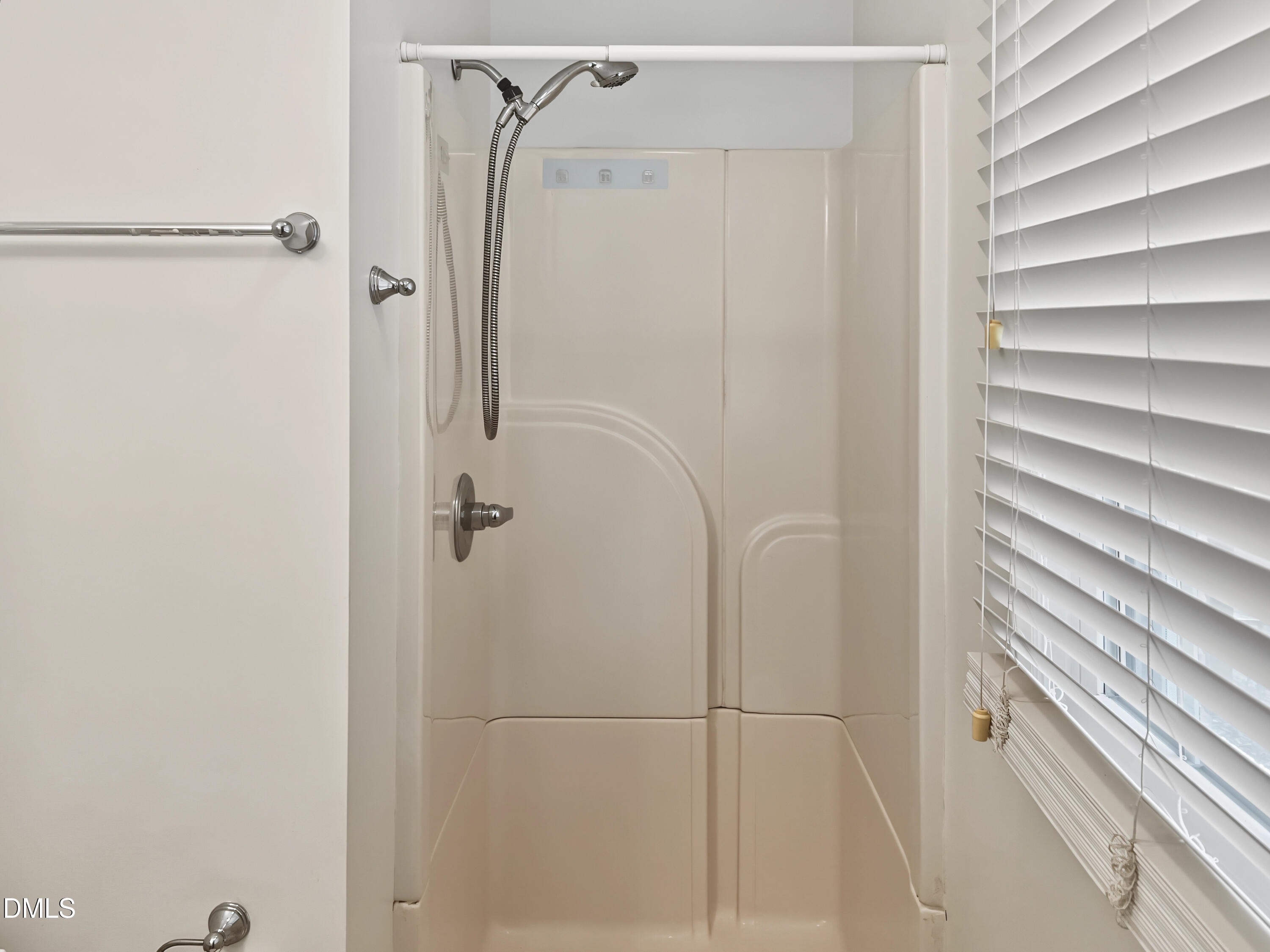 6909 Justice Drive Property Photo 13