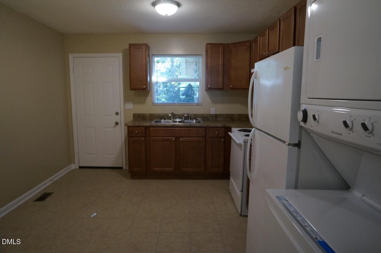 112 E Mciver Street Property Photo 5