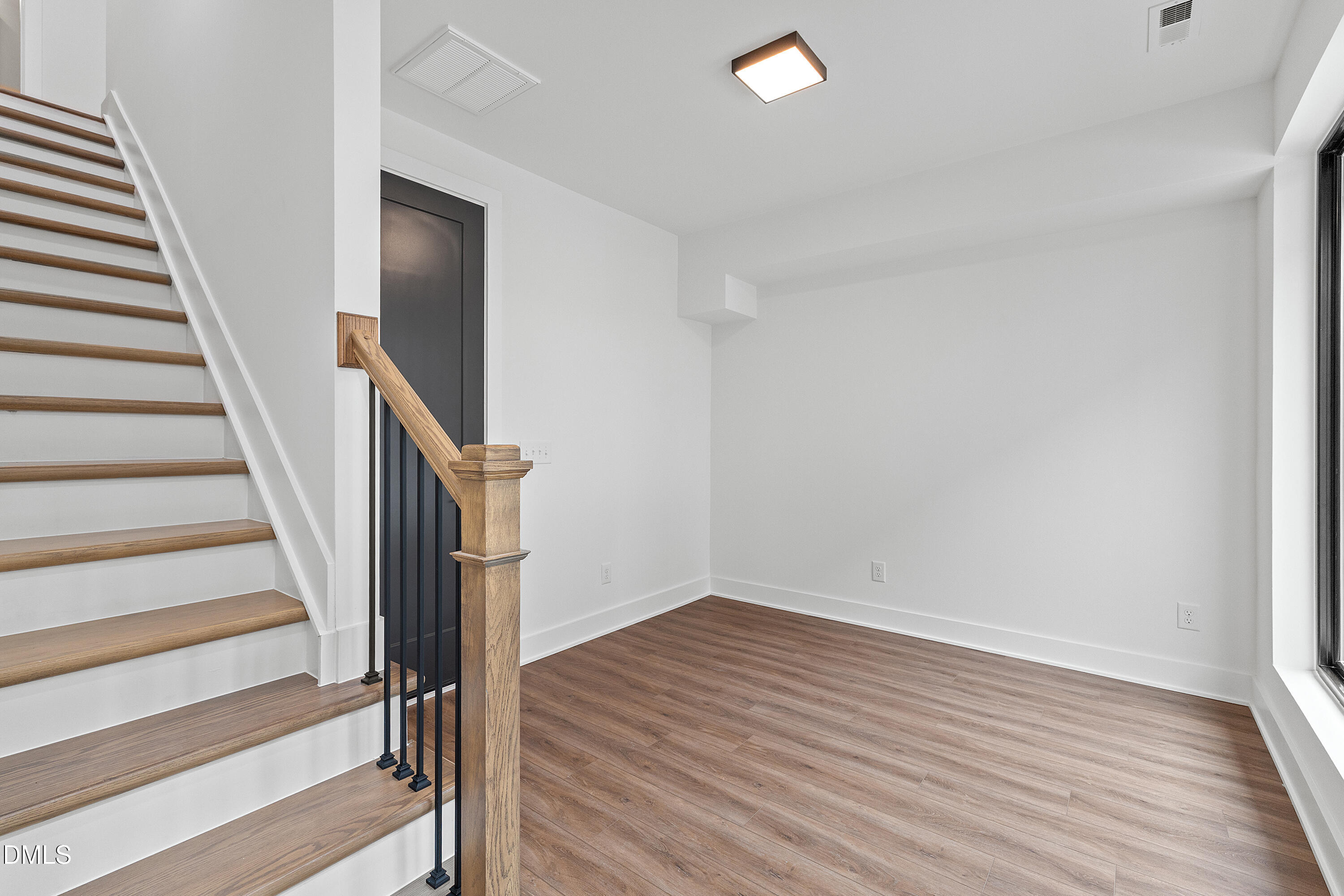 512 Gordon Street 202 Property Photo 4