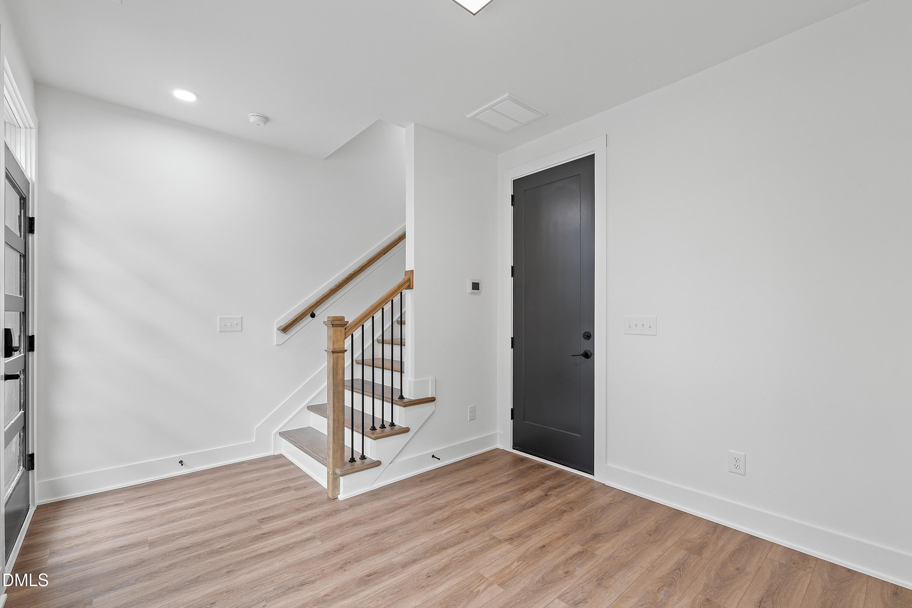 512 Gordon Street 202 Property Photo 5