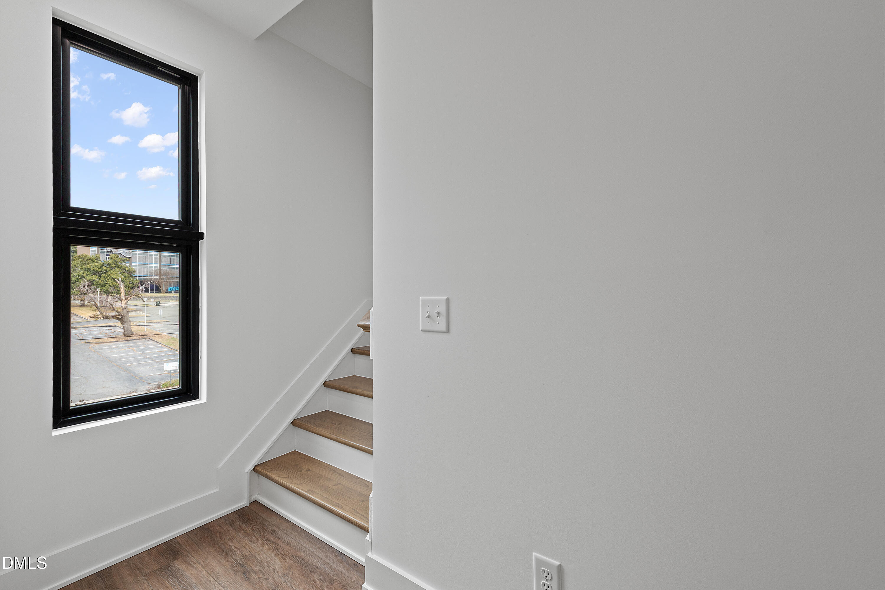 512 Gordon Street 202 Property Photo 14