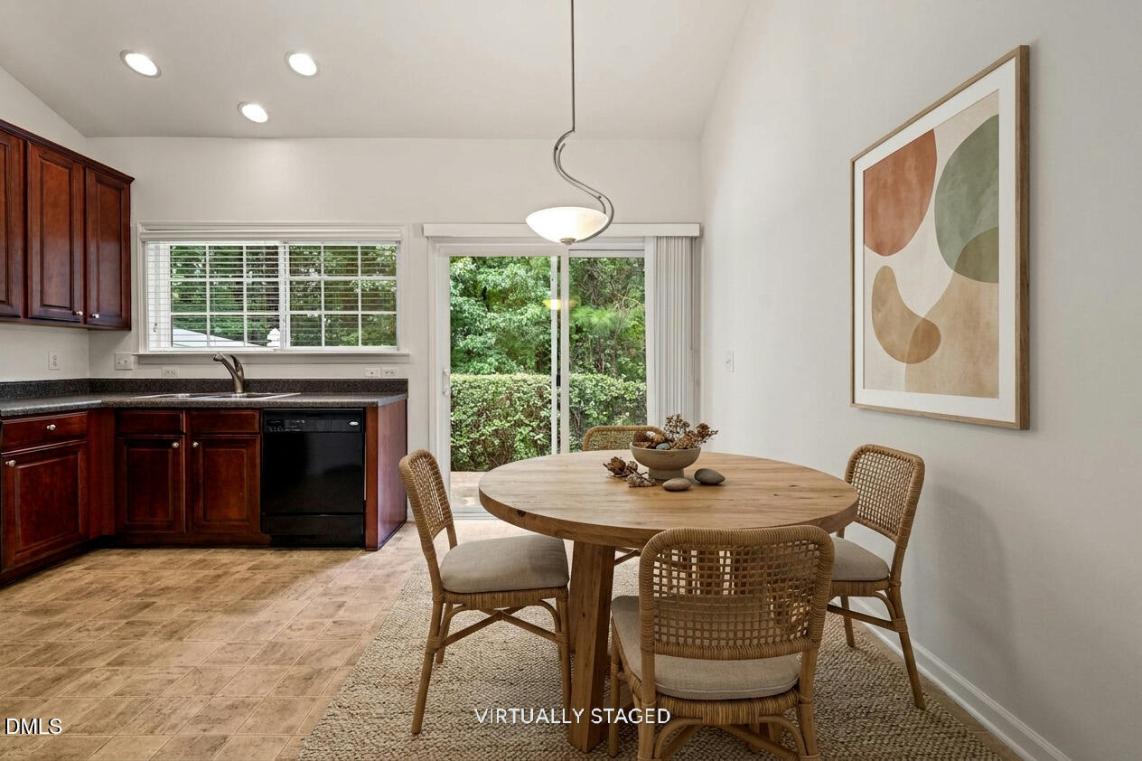 12018 Fox Valley Street Property Photo 4