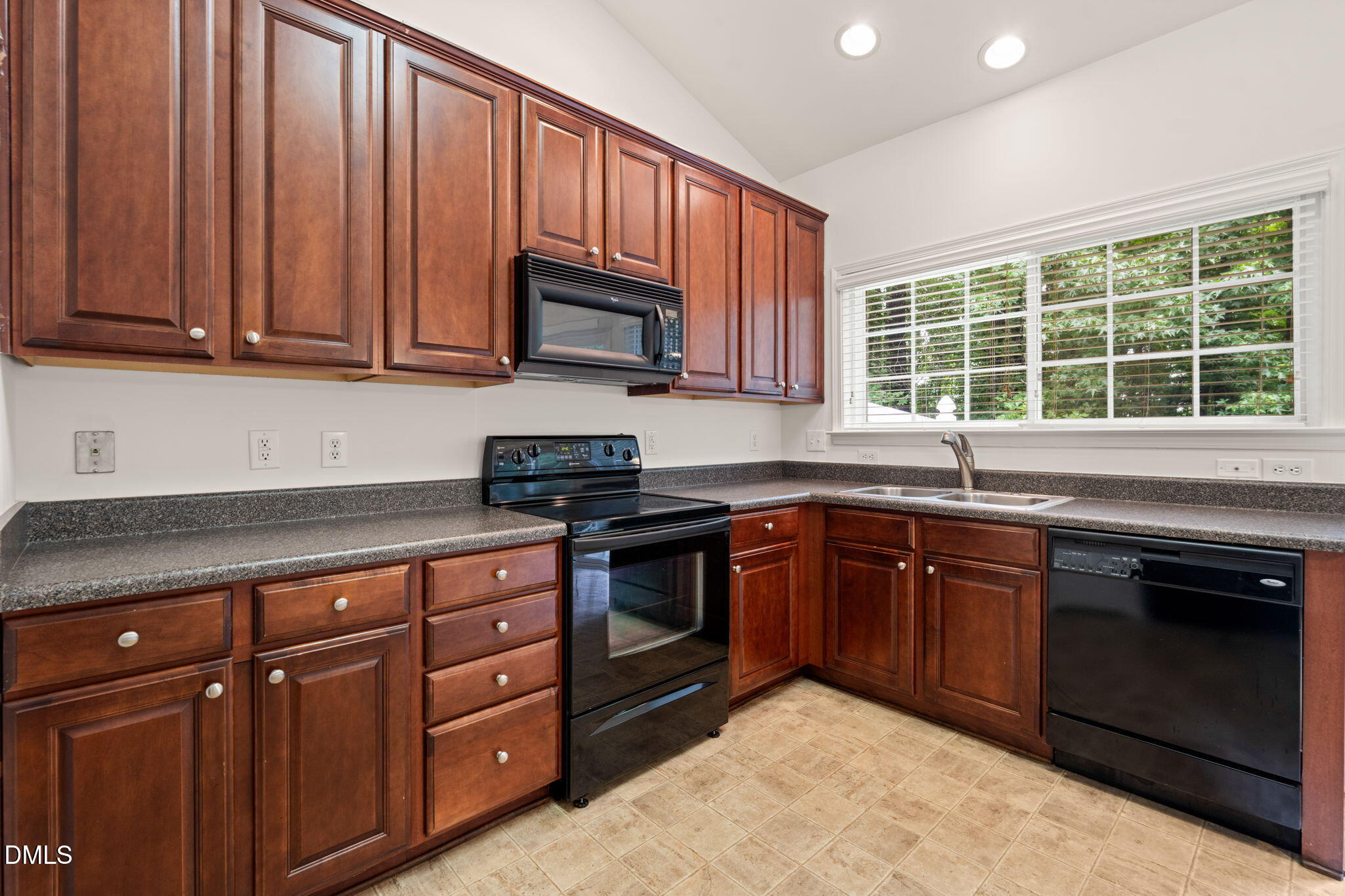 12018 Fox Valley Street Property Photo 16