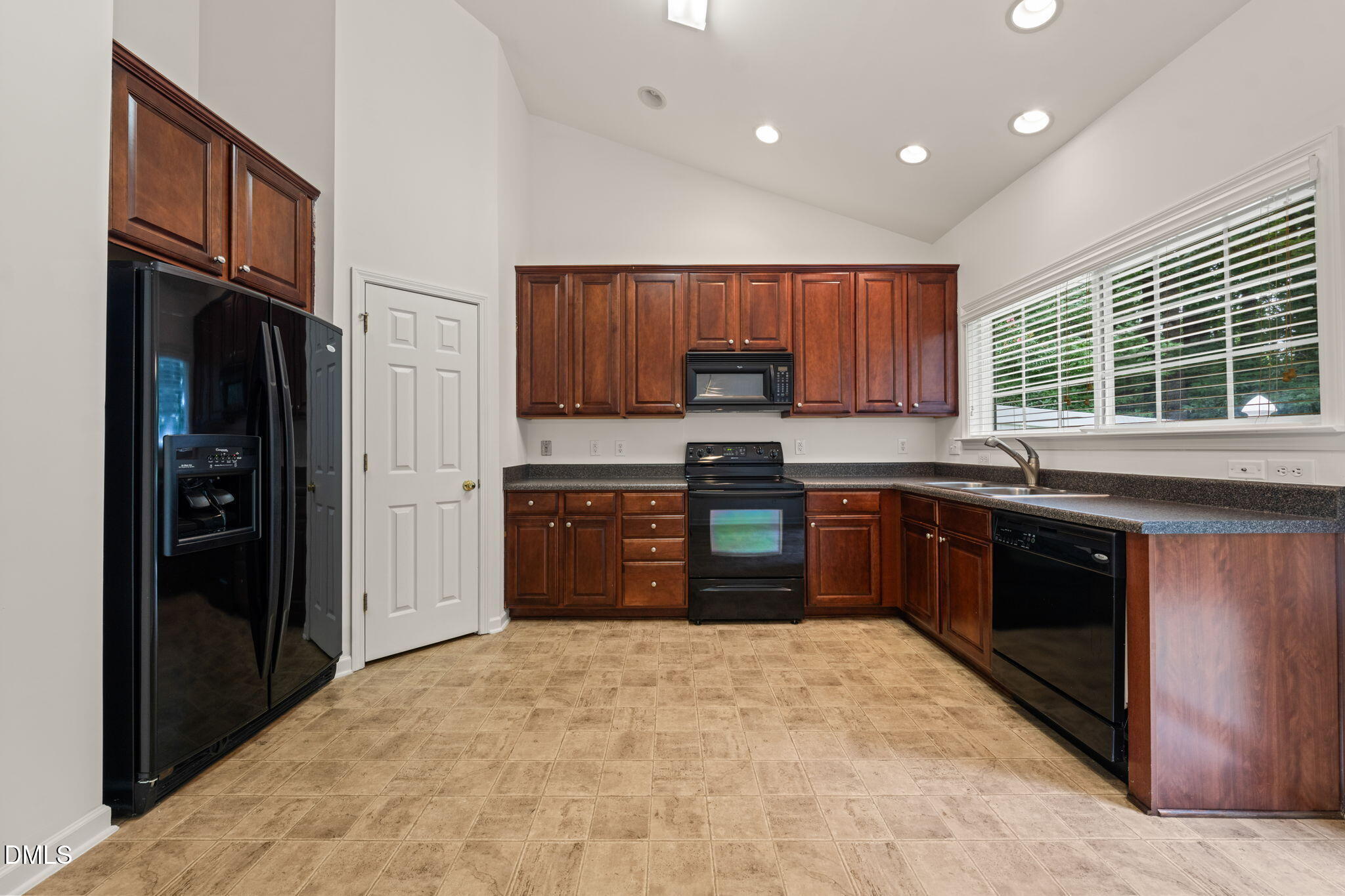 12018 Fox Valley Street Property Photo 17