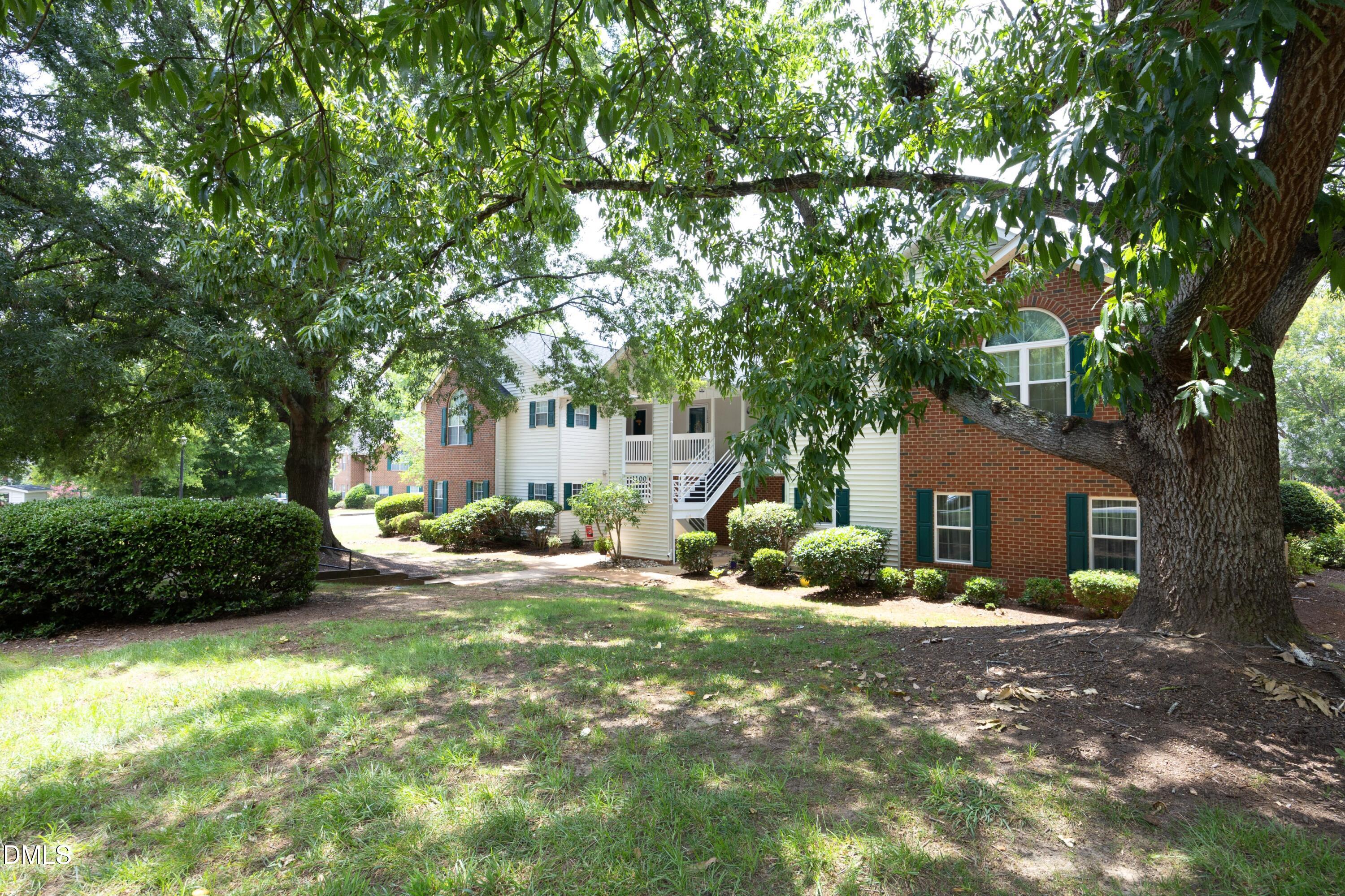 1112 Renshaw Court Property Photo 2