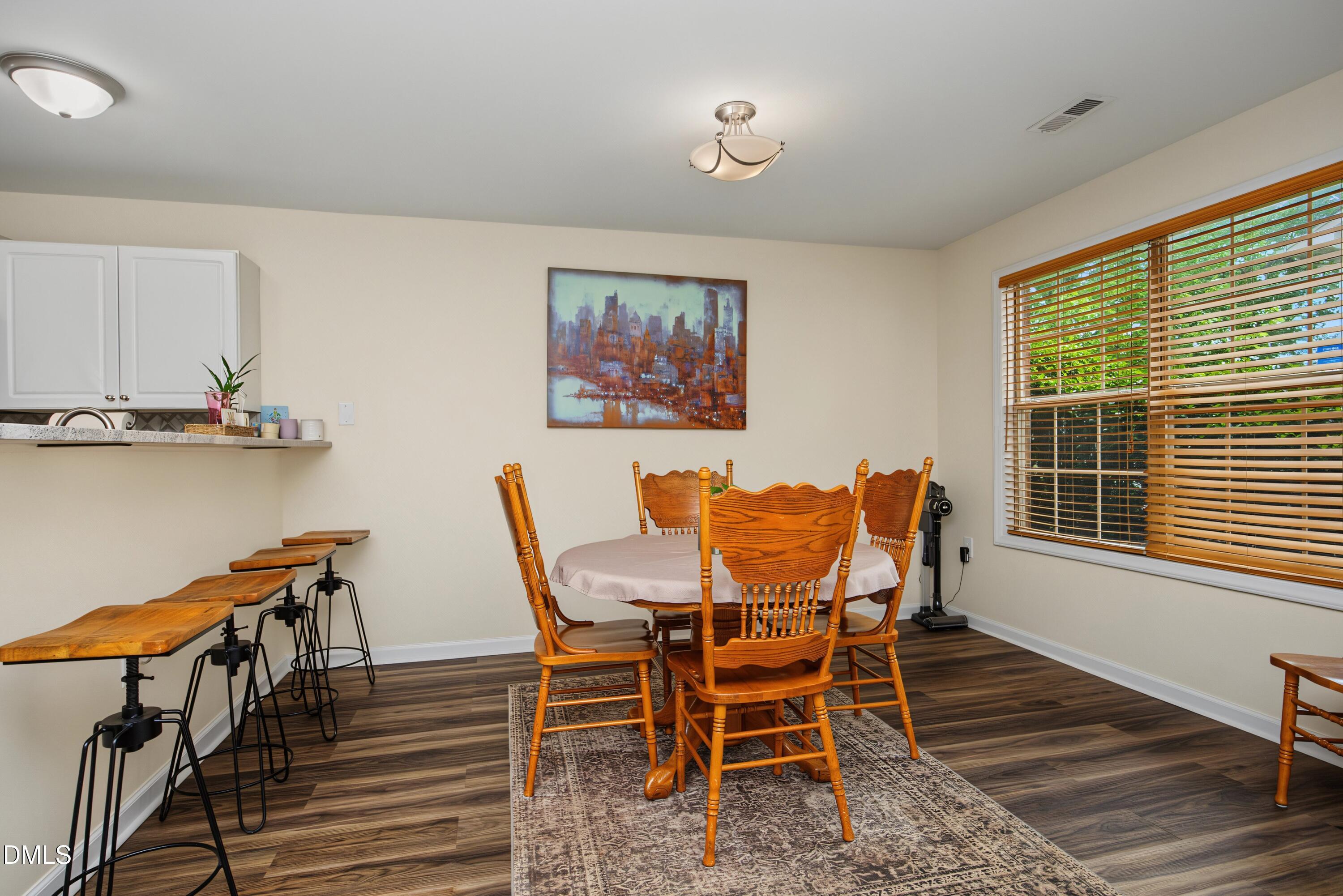 1112 Renshaw Court Property Photo 9