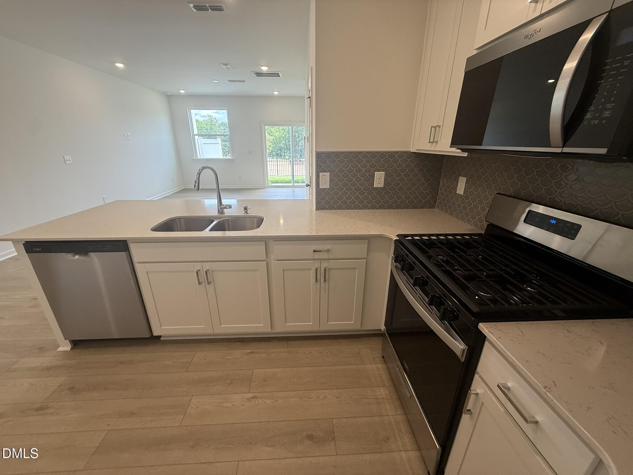 2109 Oakdale Drive Property Photo 2
