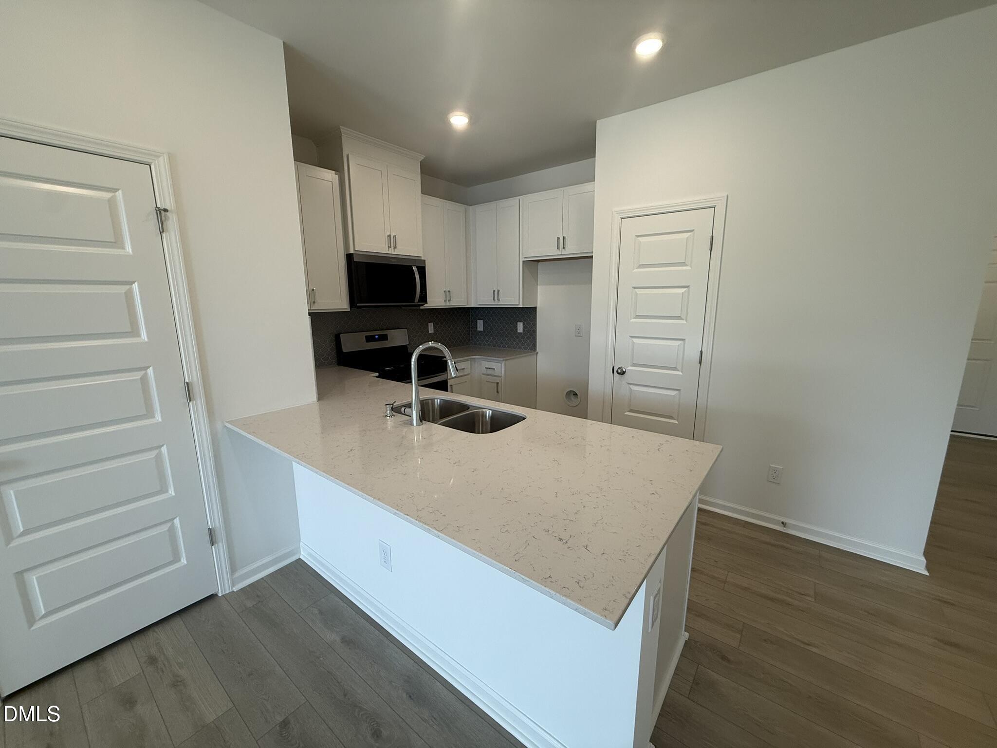 2109 Oakdale Drive Property Photo 4