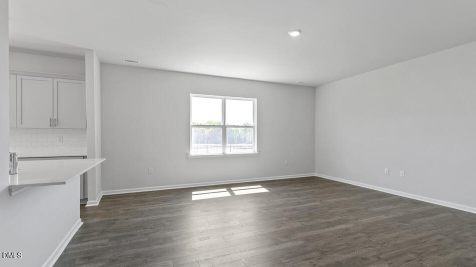 208 Saddle Mare Street Property Photo 7