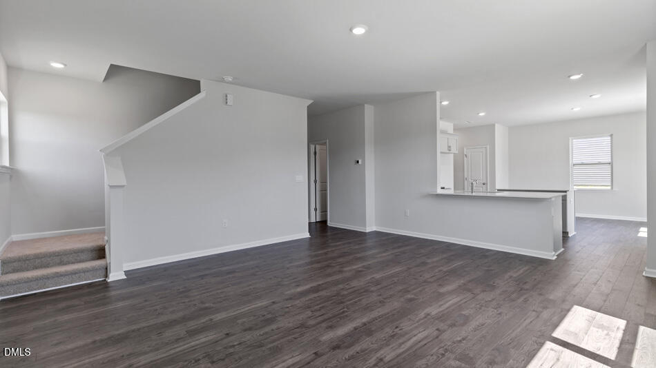 208 Saddle Mare Street Property Photo 9