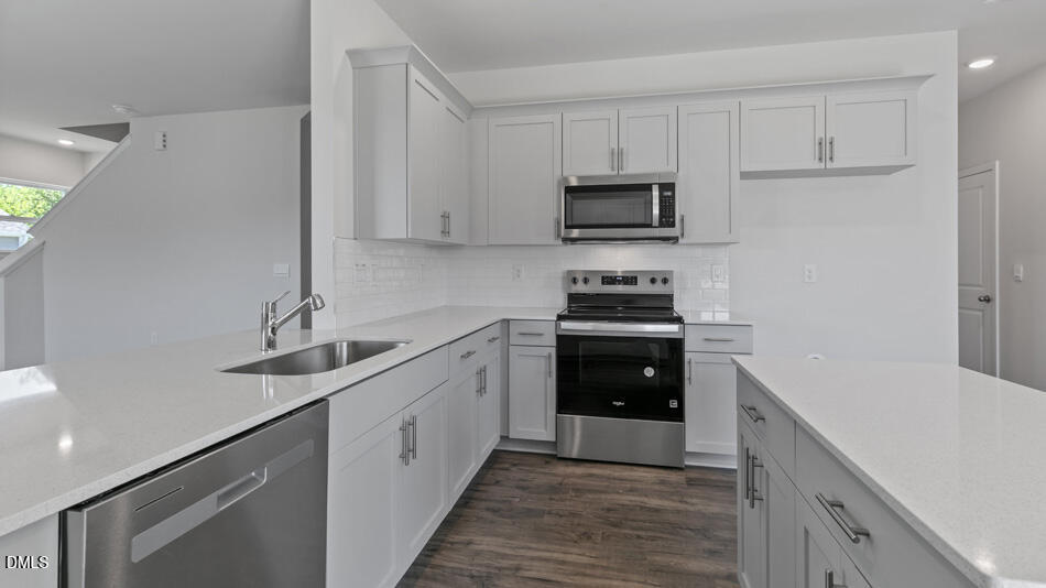 208 Saddle Mare Street Property Photo 12