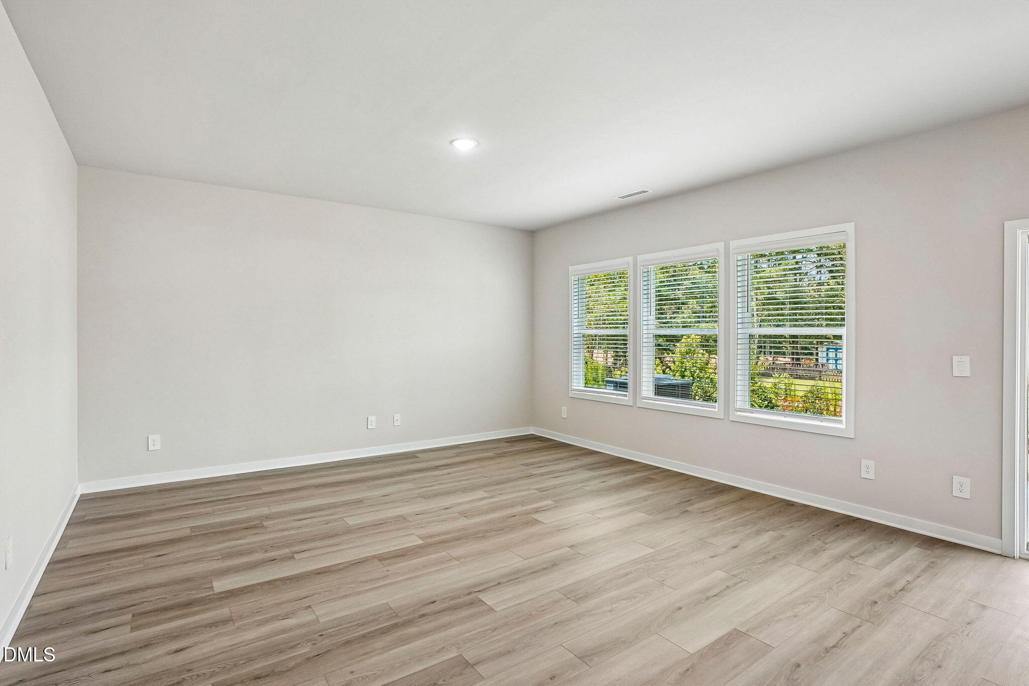 141 Gilded Eagle Avenue Property Photo 5
