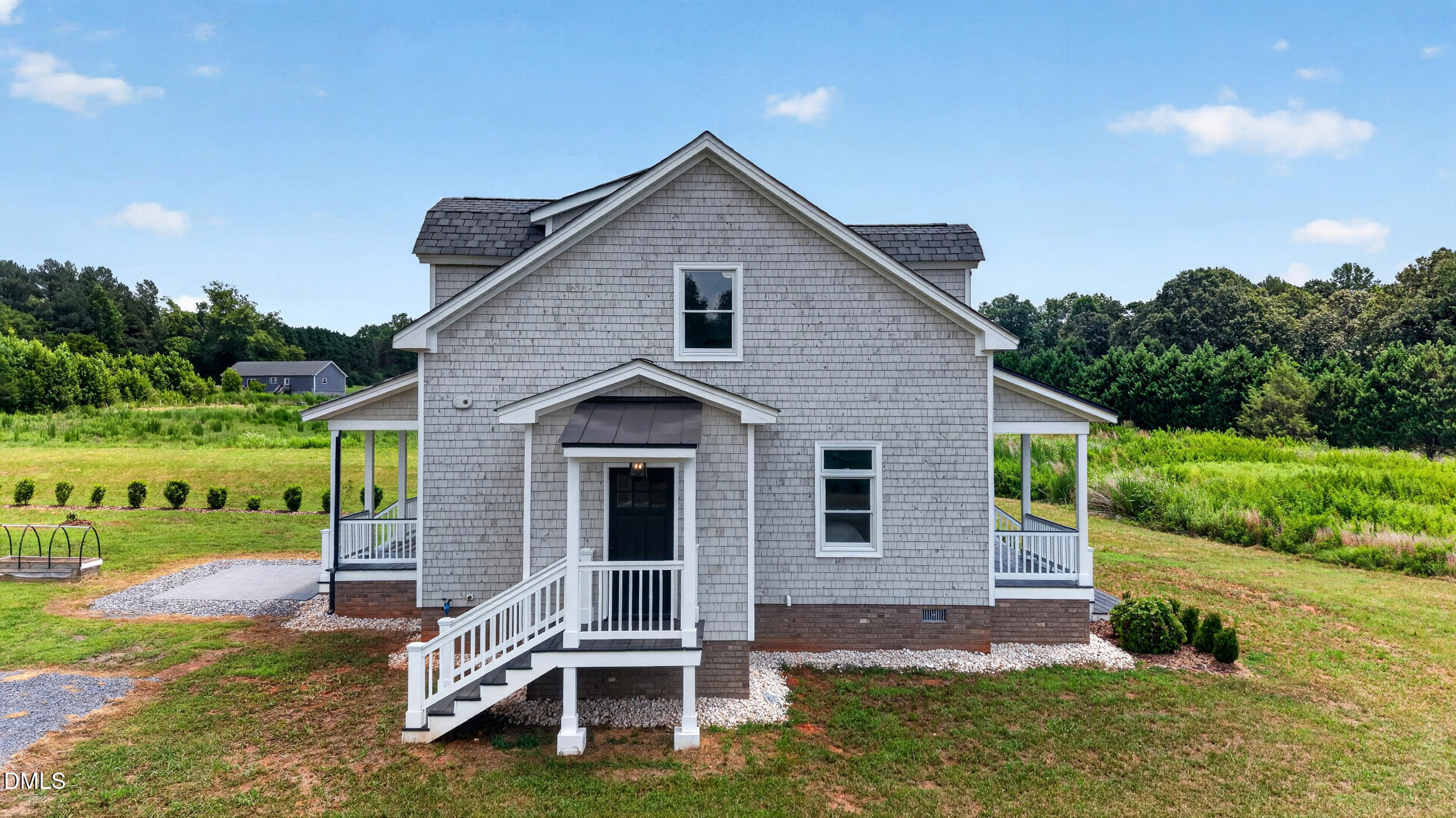 2428 Glade Road Property Photo 6