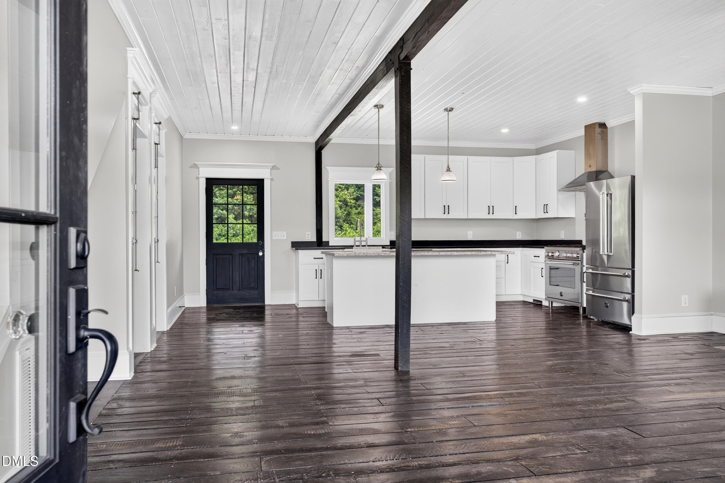 2428 Glade Road Property Photo 15