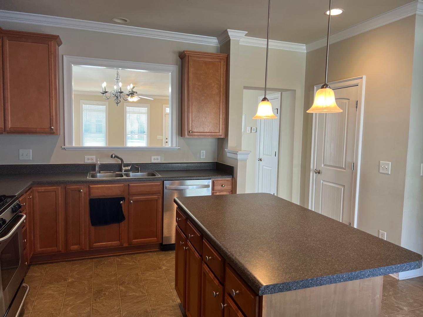 7729 Acc Boulevard Property Photo 7
