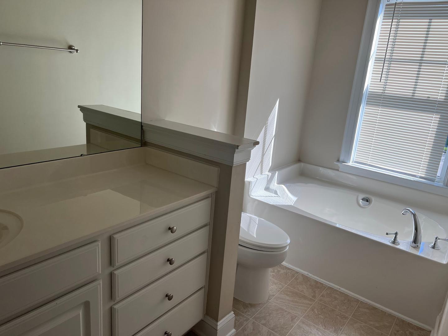 7729 Acc Boulevard Property Photo 8