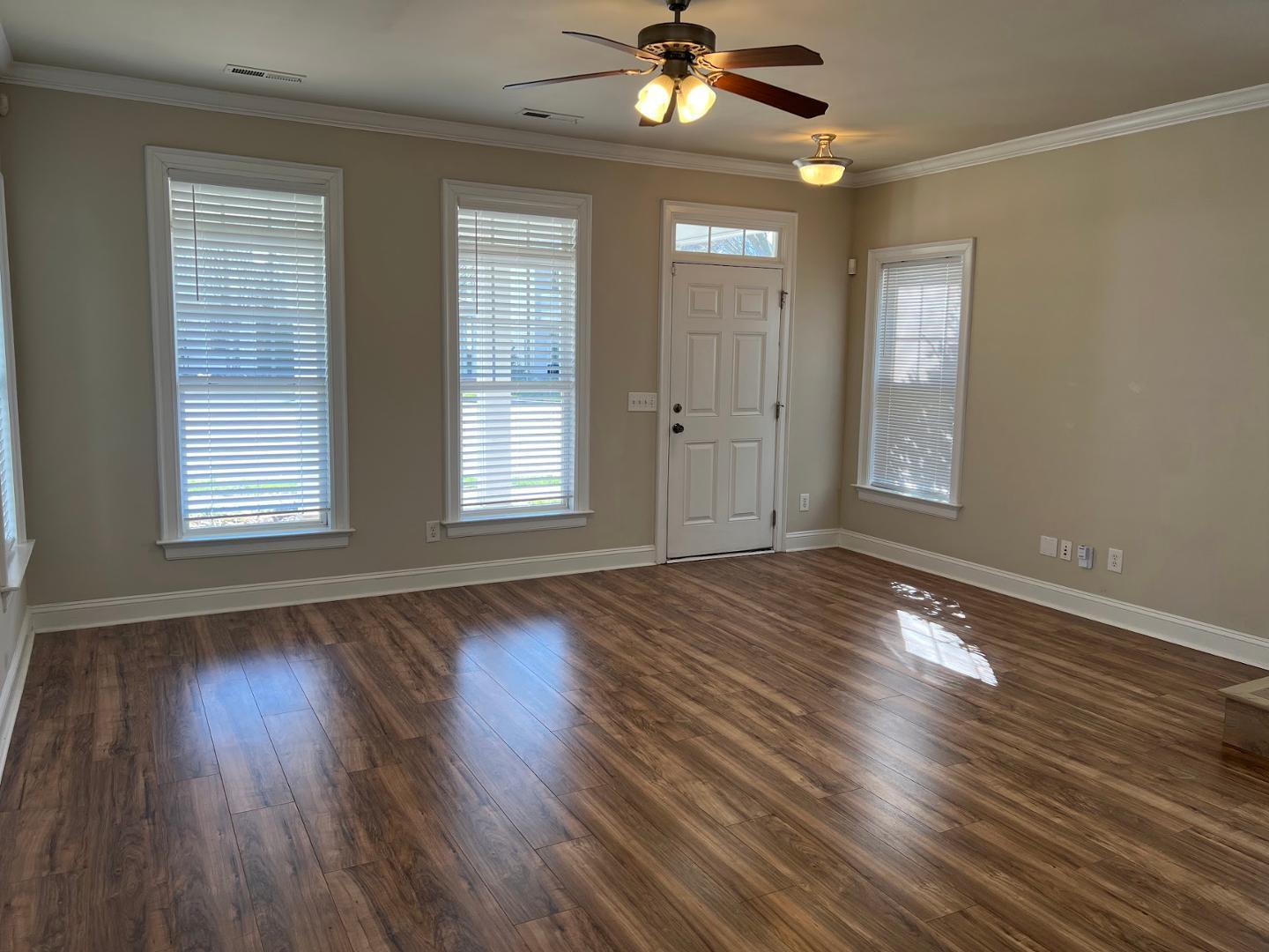 7729 Acc Boulevard Property Photo 27