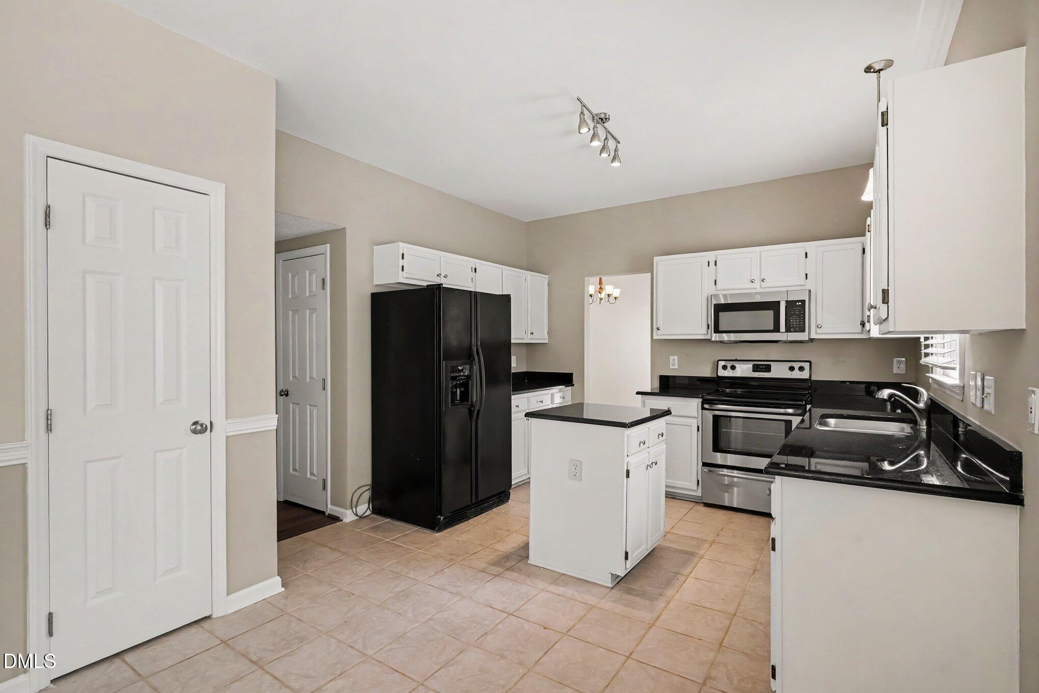 5524 Edgebury Road Property Photo 9