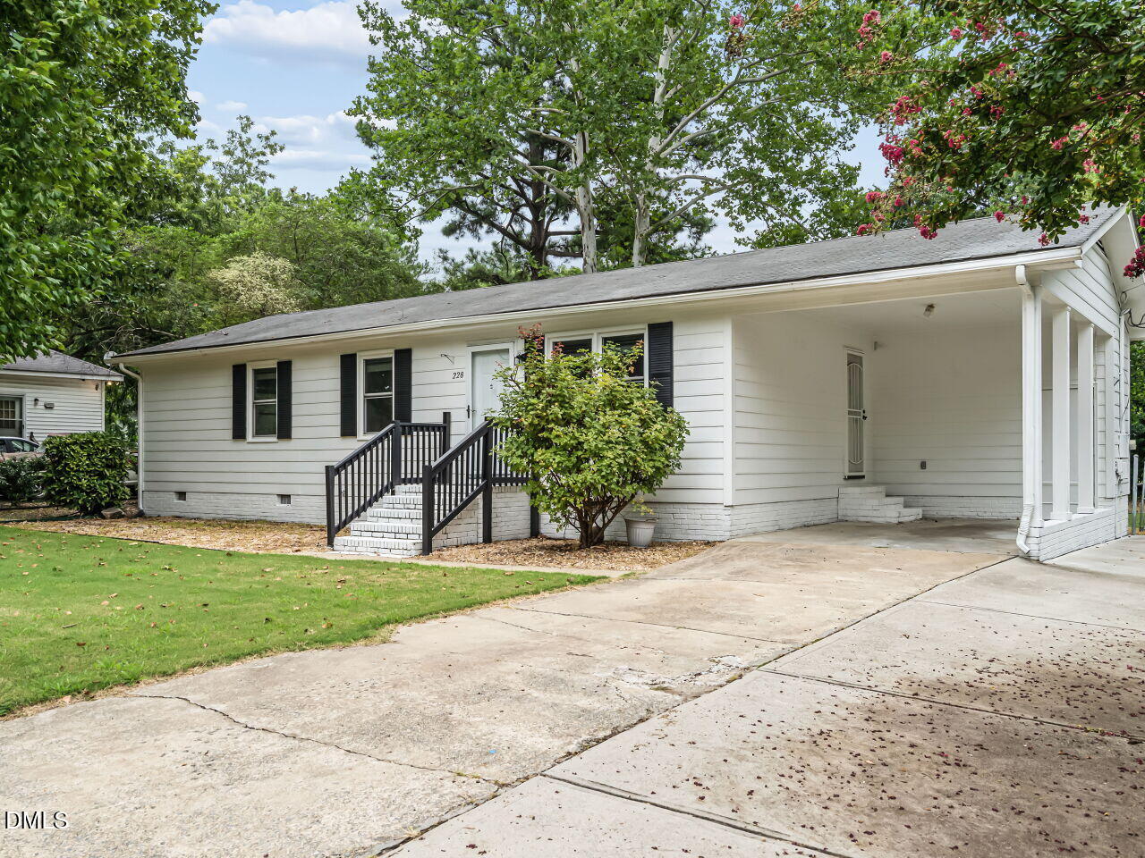 228 Short Street Property Photo 4
