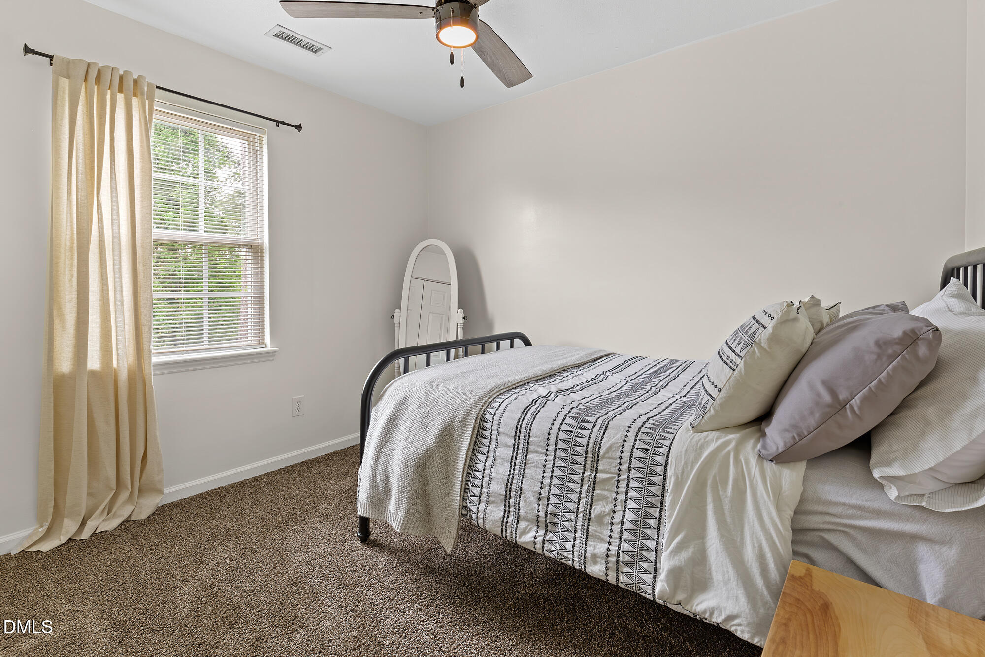 9 Tarrywood Court Property Photo 33