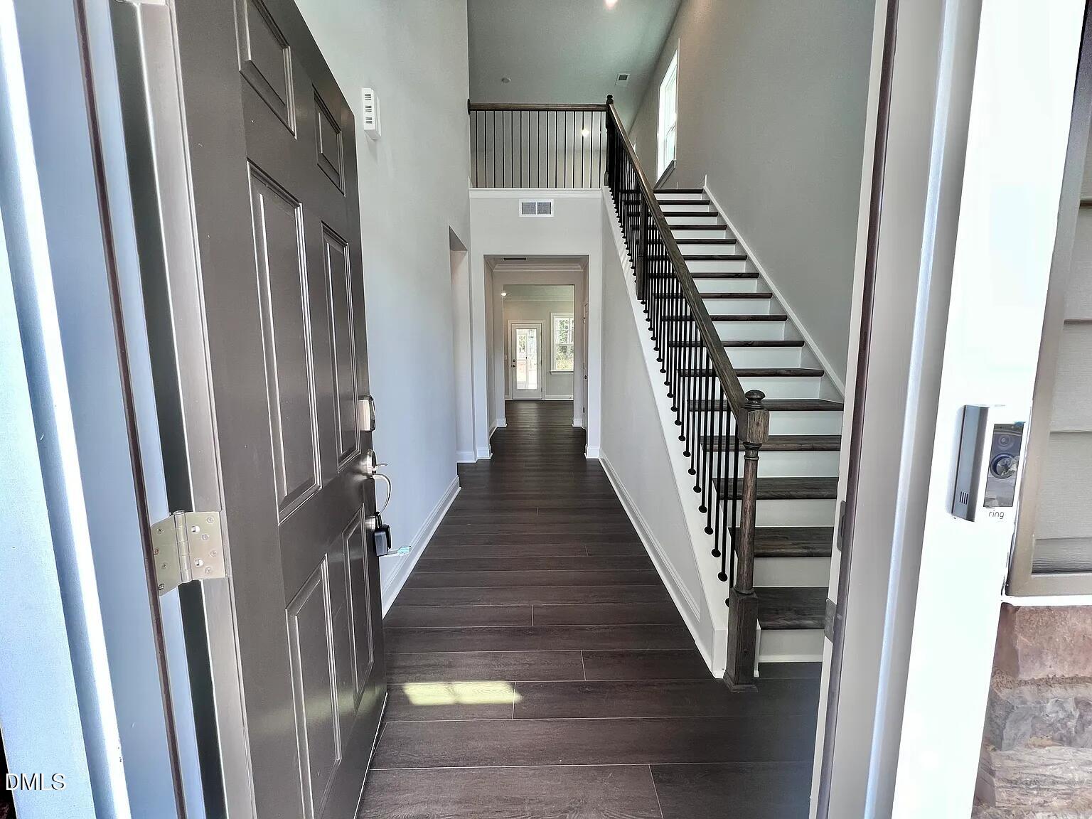3209 Delmar Drive Property Photo 3