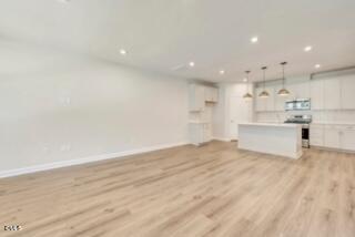 206 Solaire Alley Property Photo 4