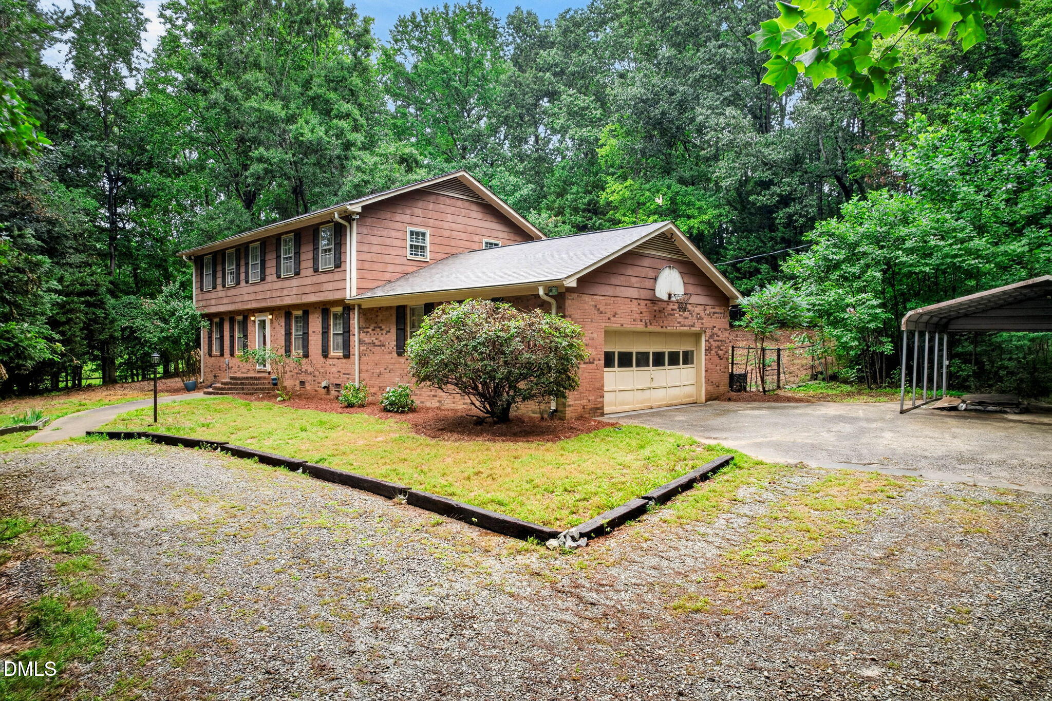 1110 Sandlewood Drive Property Photo 2