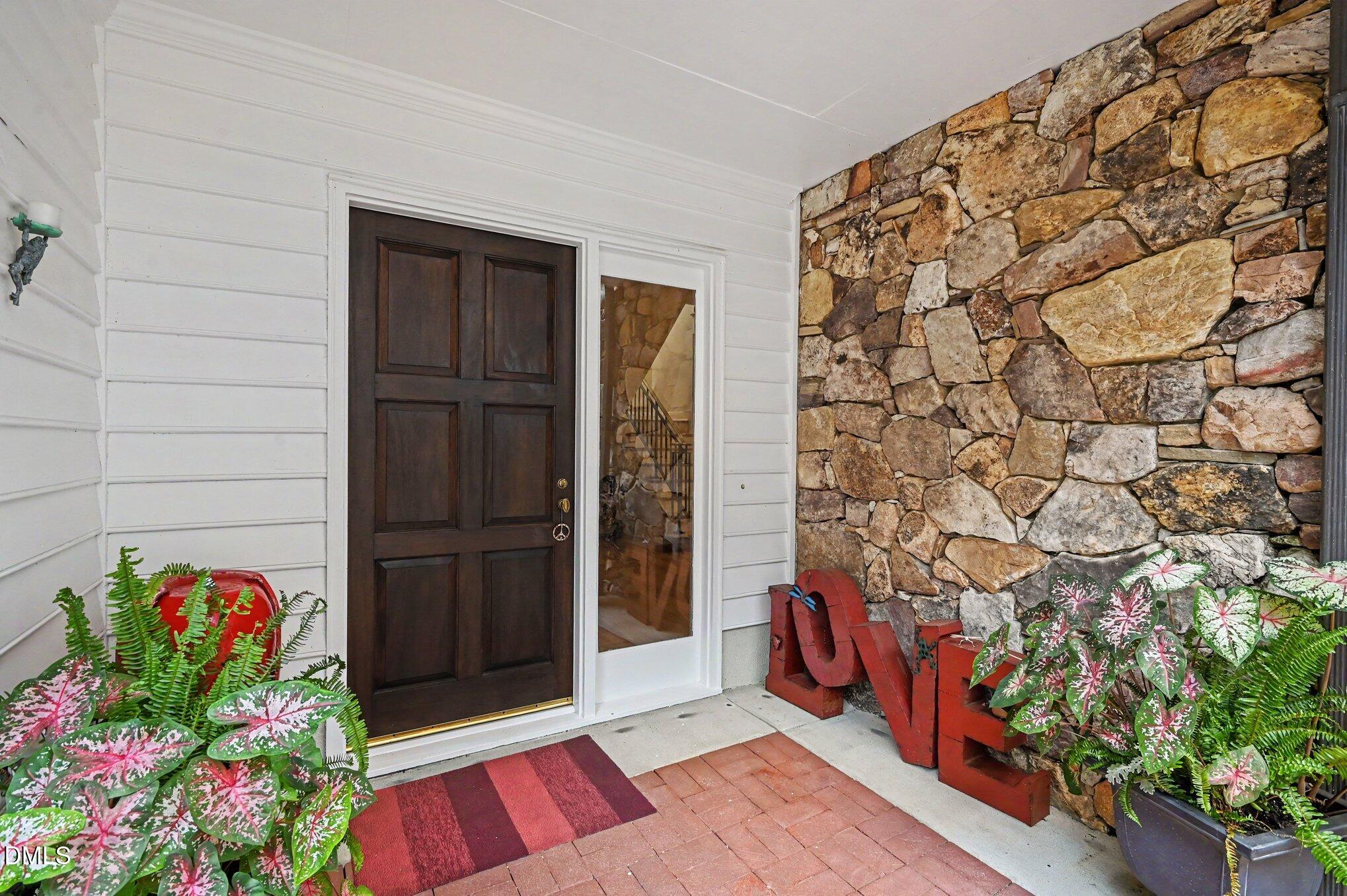 103 Villa Drive Property Photo 1