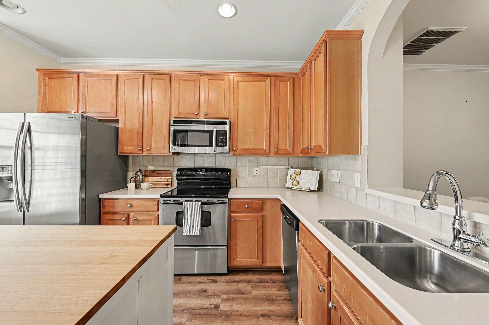 3703 Ramblewood Avenue Property Photo 7