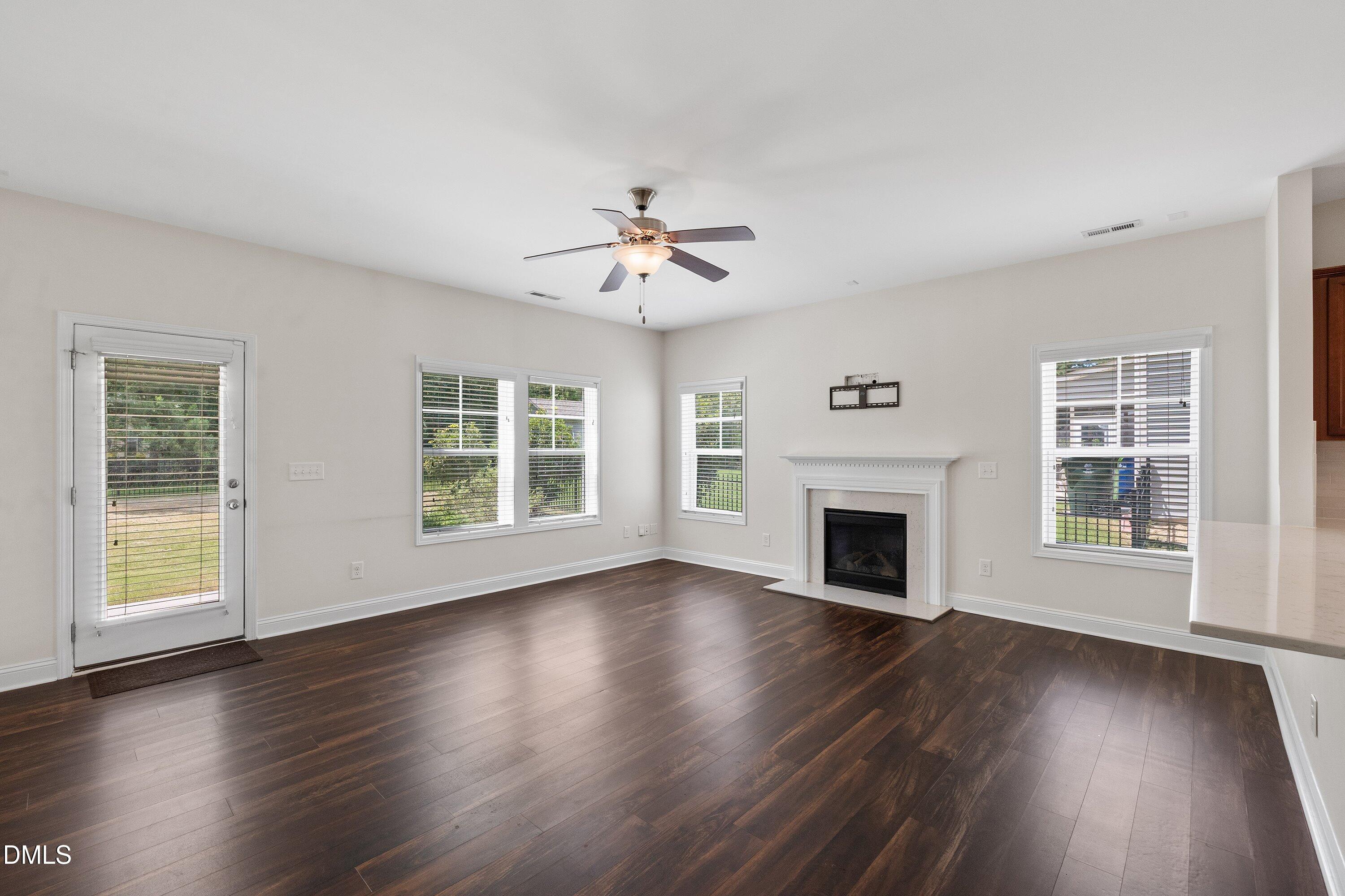 3433 Grosbeak Way Property Photo 19