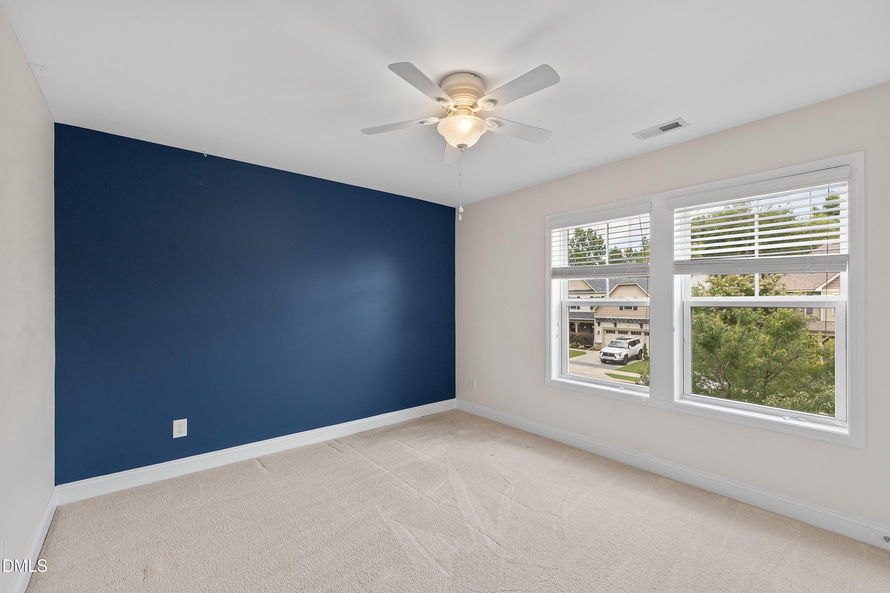 3433 Grosbeak Way Property Photo 34