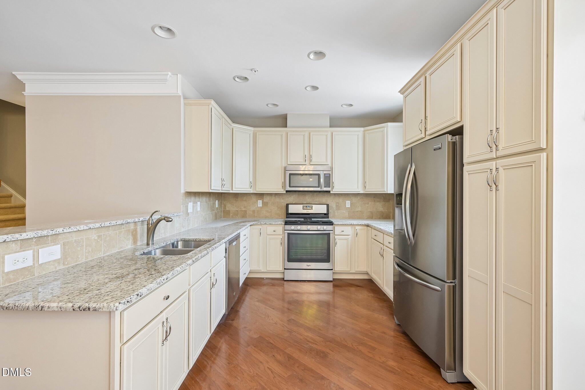 10510 Sablewood Drive 112 Property Photo 8