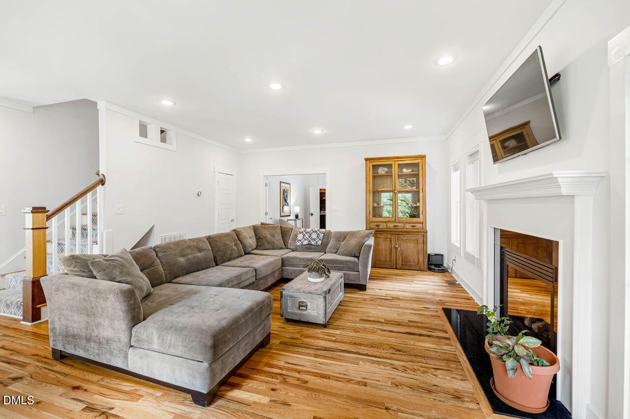 459 S Greensboro Street Property Photo 8