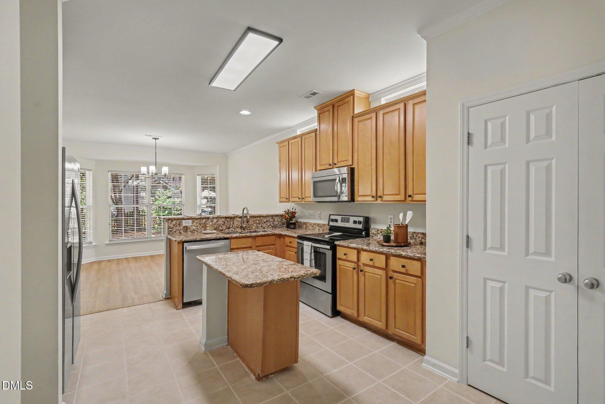 8416 Tie Stone Way Property Photo 7