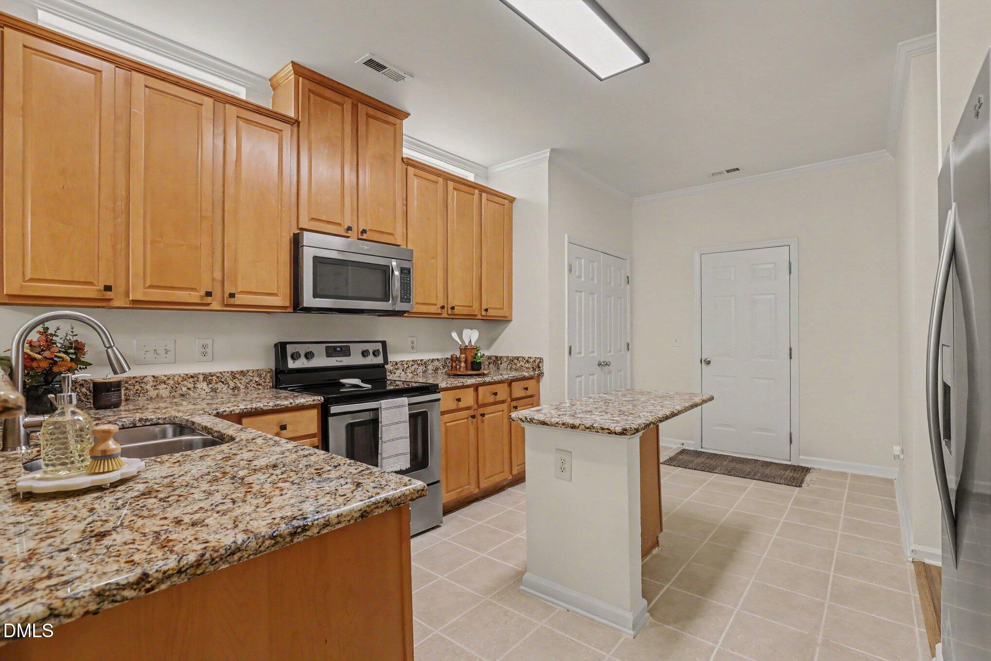 8416 Tie Stone Way Property Photo 9