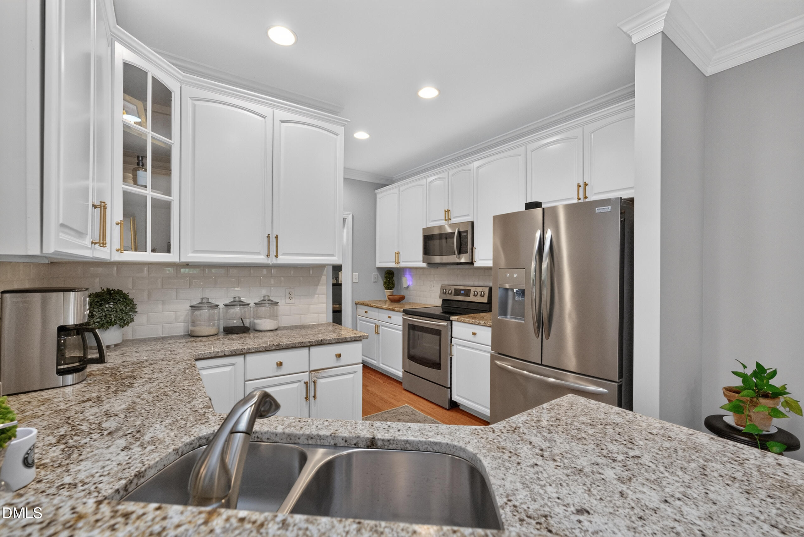 1002 Surry Dale Court Property Photo 19