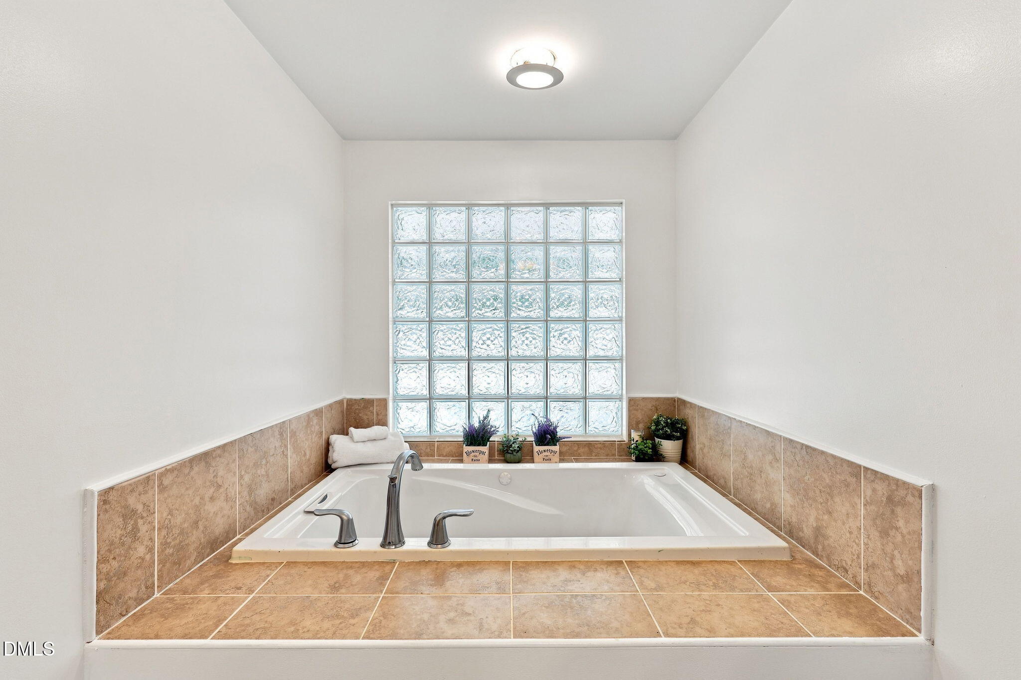 8108 Bellingham Circle Property Photo 24