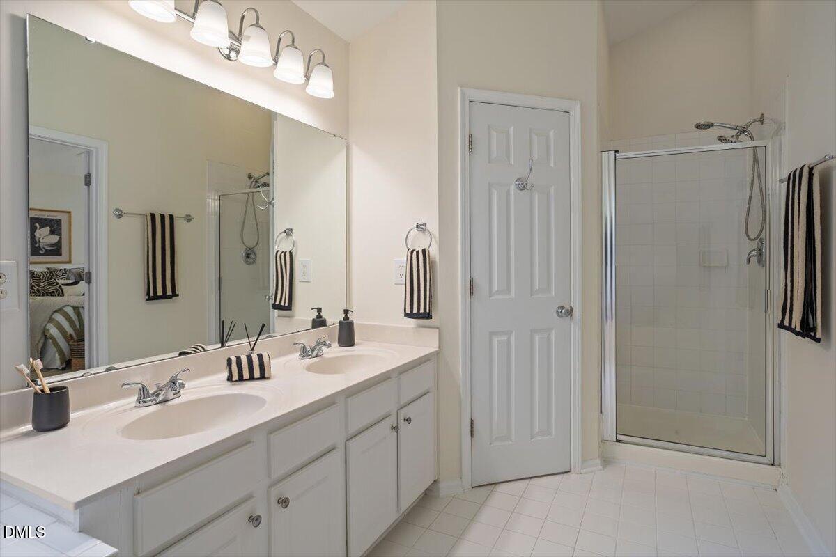 1423 Crimson Creek Drive Property Photo 21