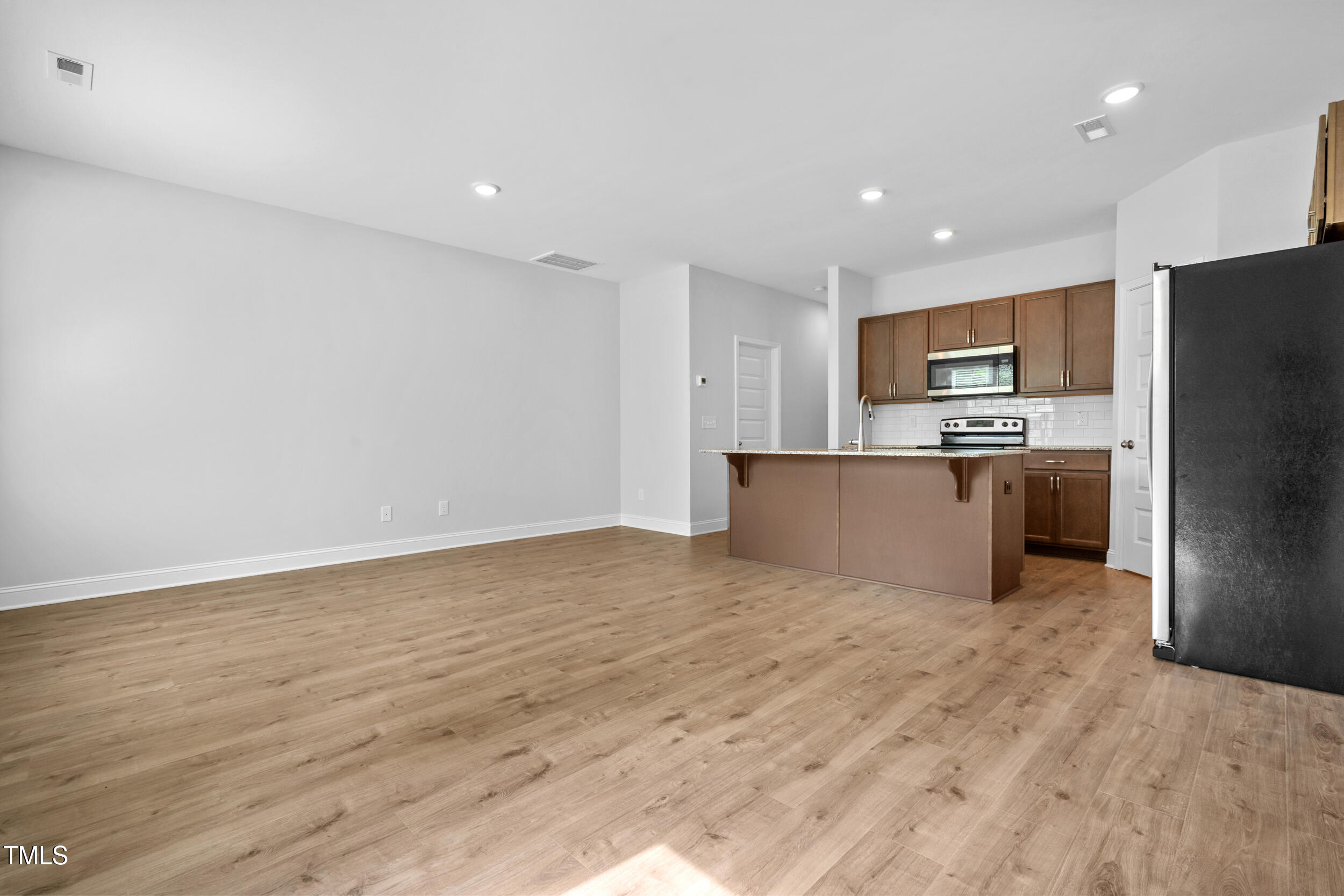 332 W Saltgrass Lane Property Photo 4