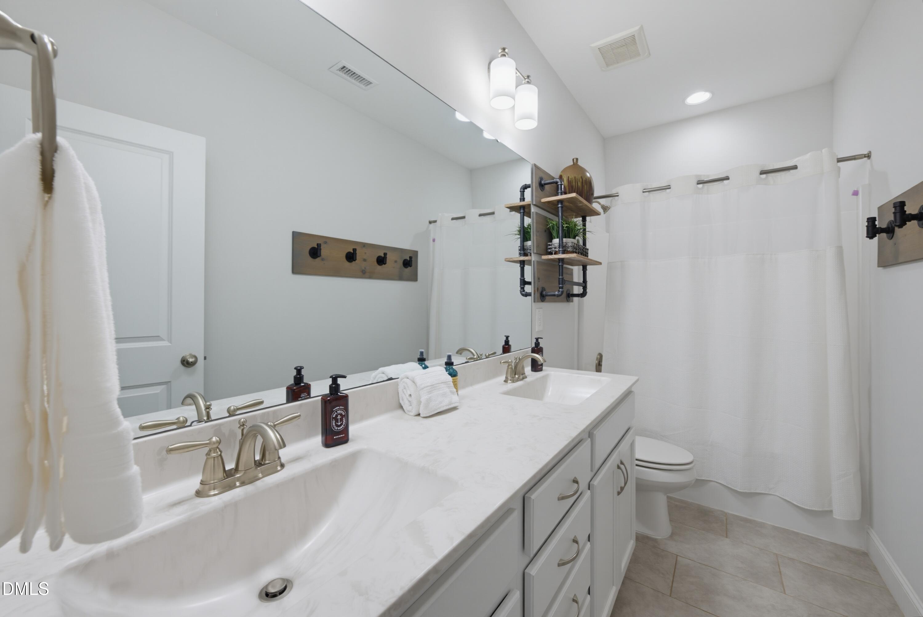 2821 Oxford Bluff Drive Property Photo 20
