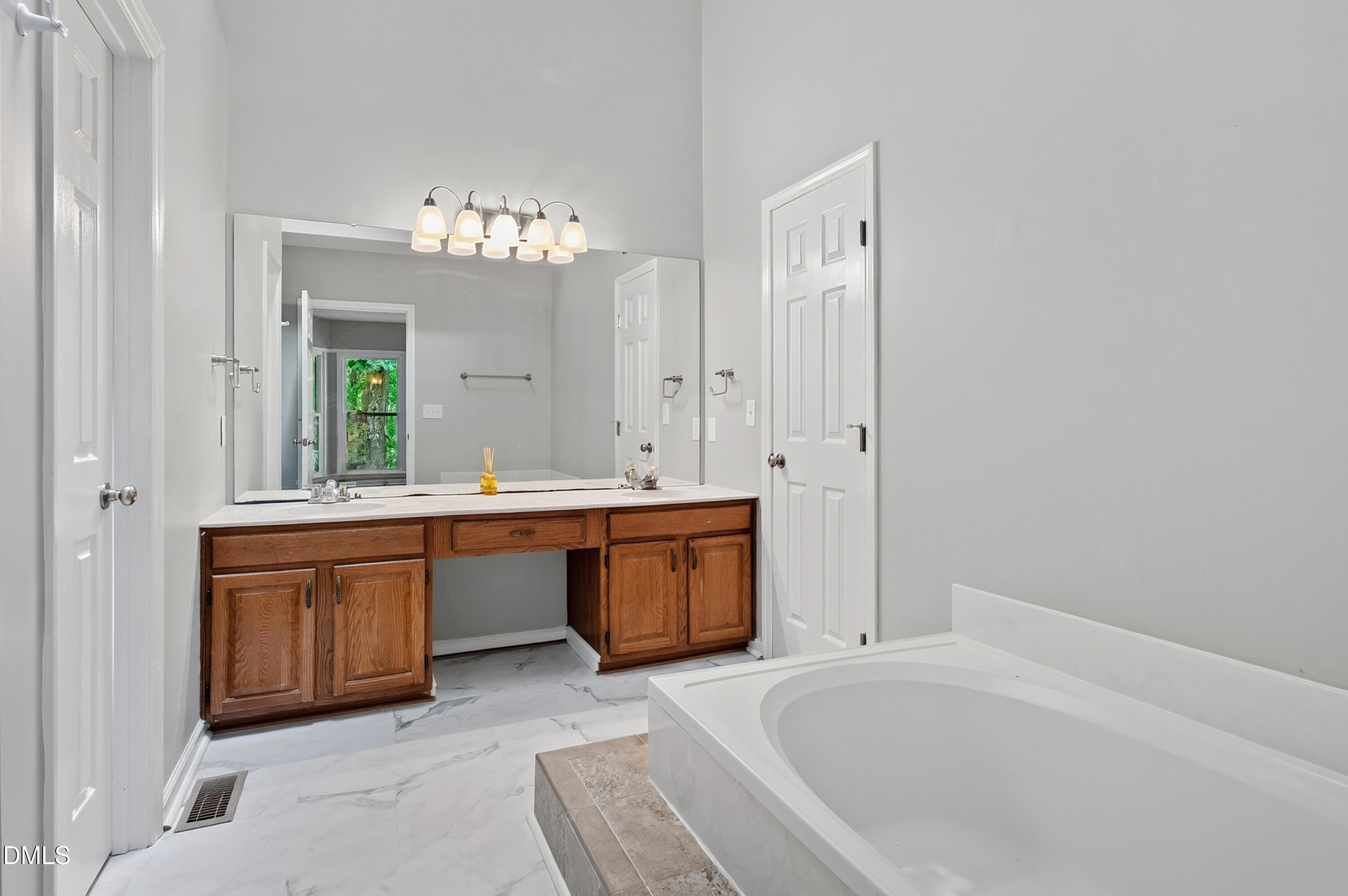 303 Swiss Lake Drive Property Photo 11