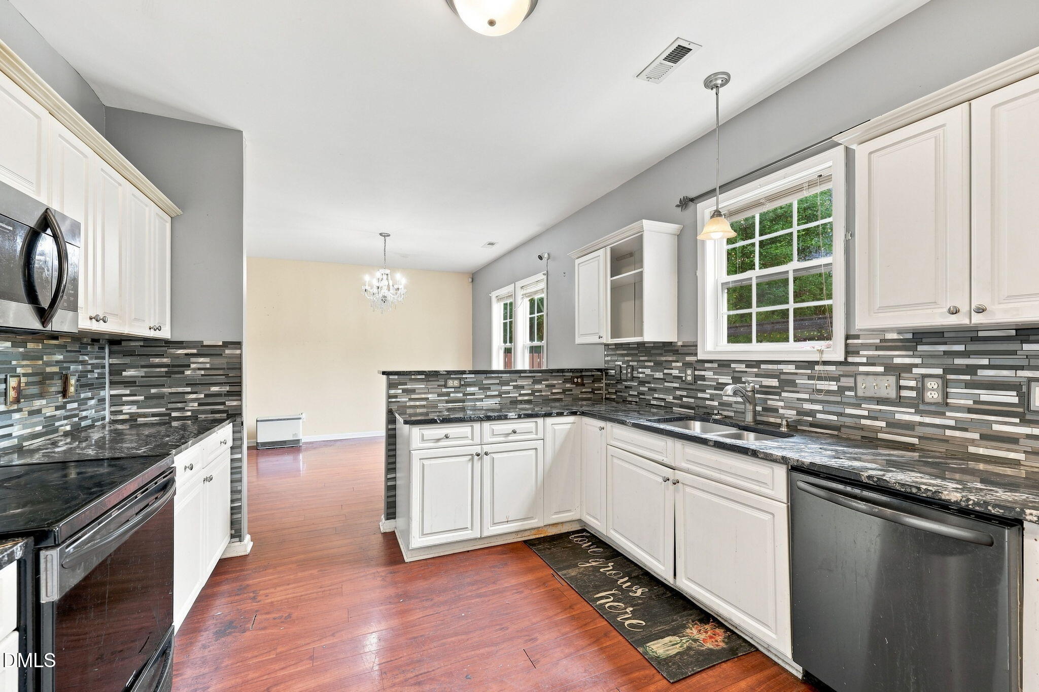 30 Hunters Way Property Photo 16