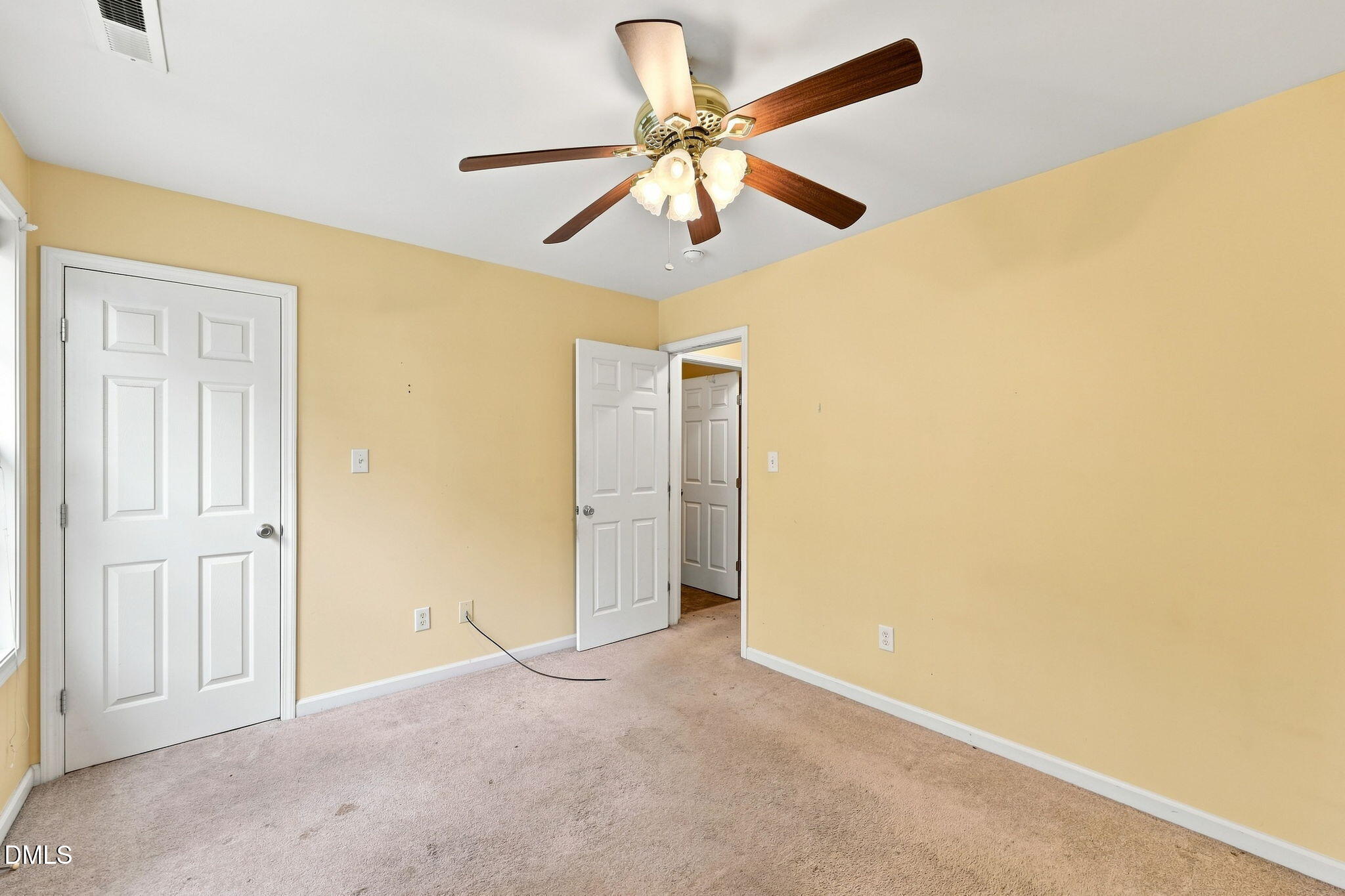30 Hunters Way Property Photo 28