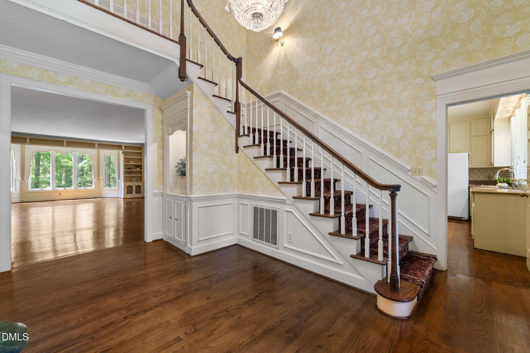 201 Selkirk Street Property Photo 4