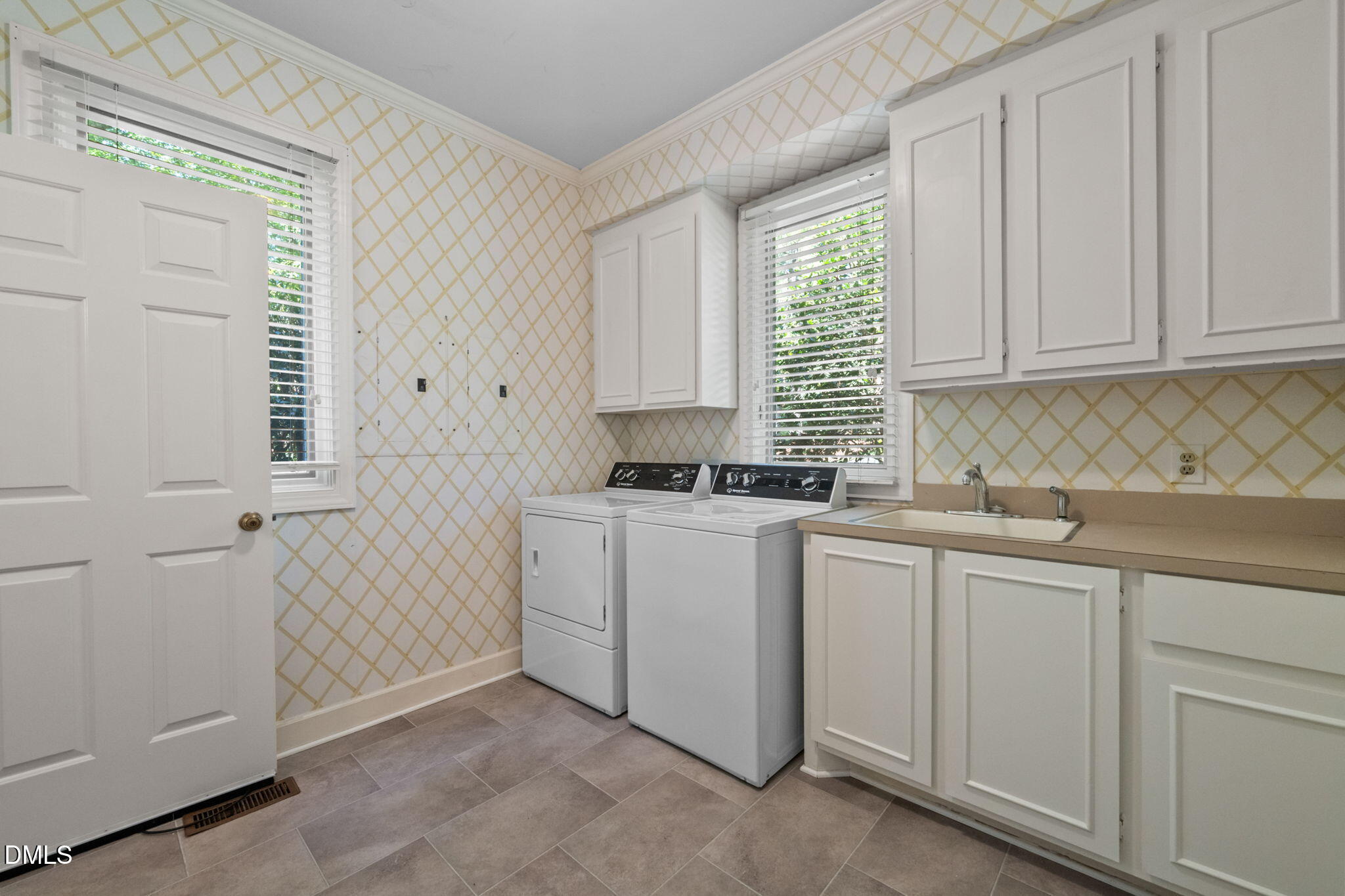 201 Selkirk Street Property Photo 17