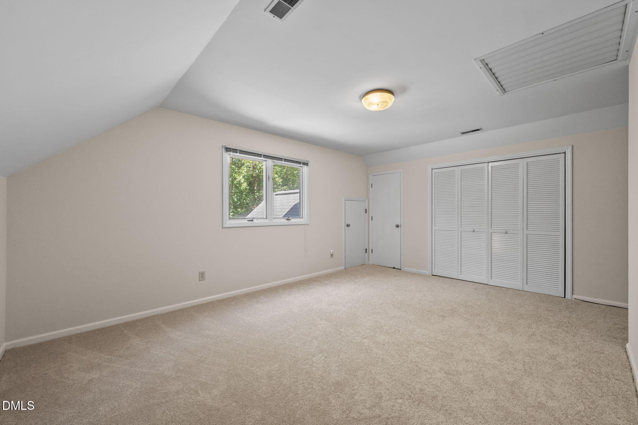 201 Selkirk Street Property Photo 27
