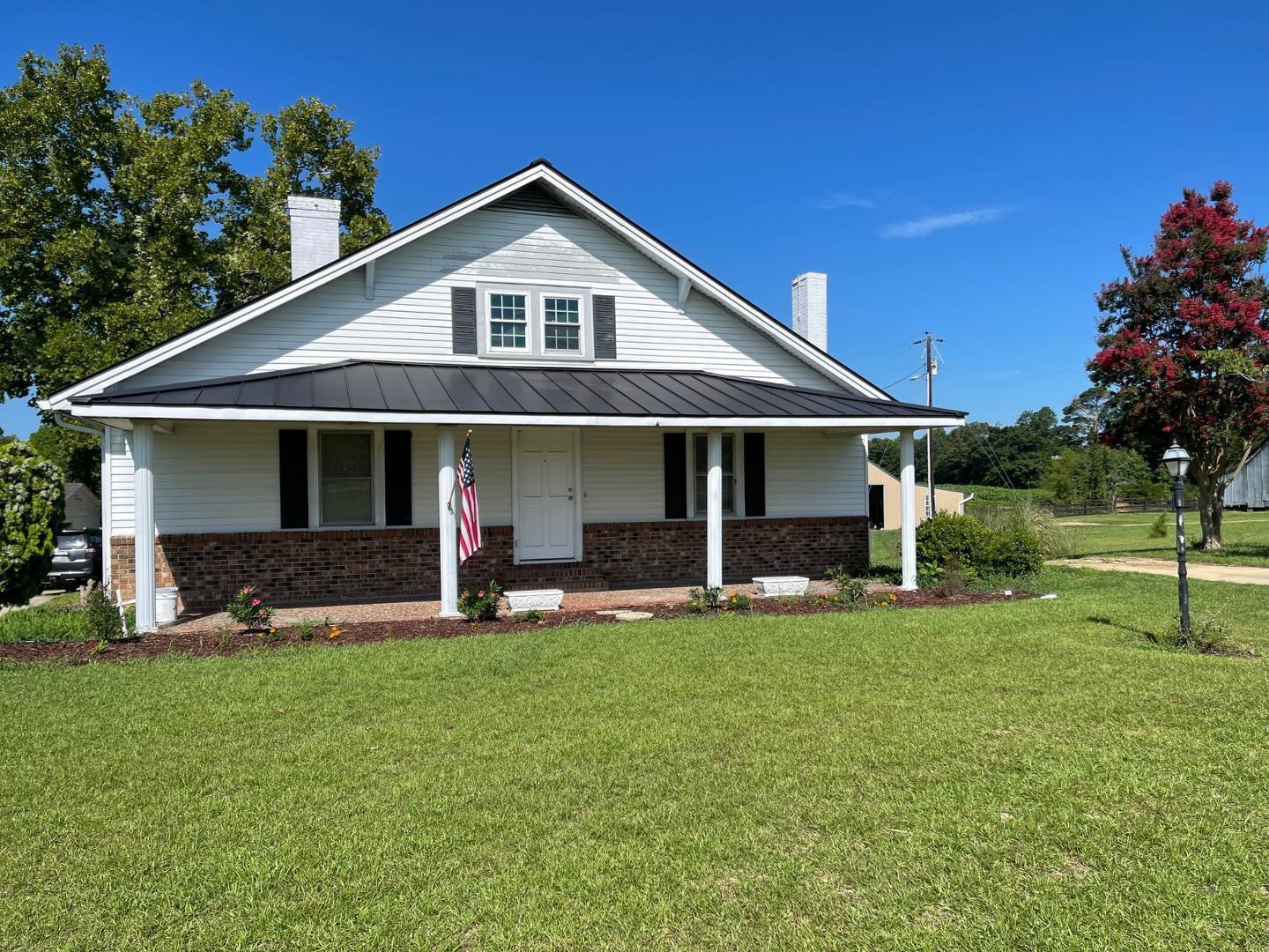 3689 Baileys Xrds Road Property Photo 2